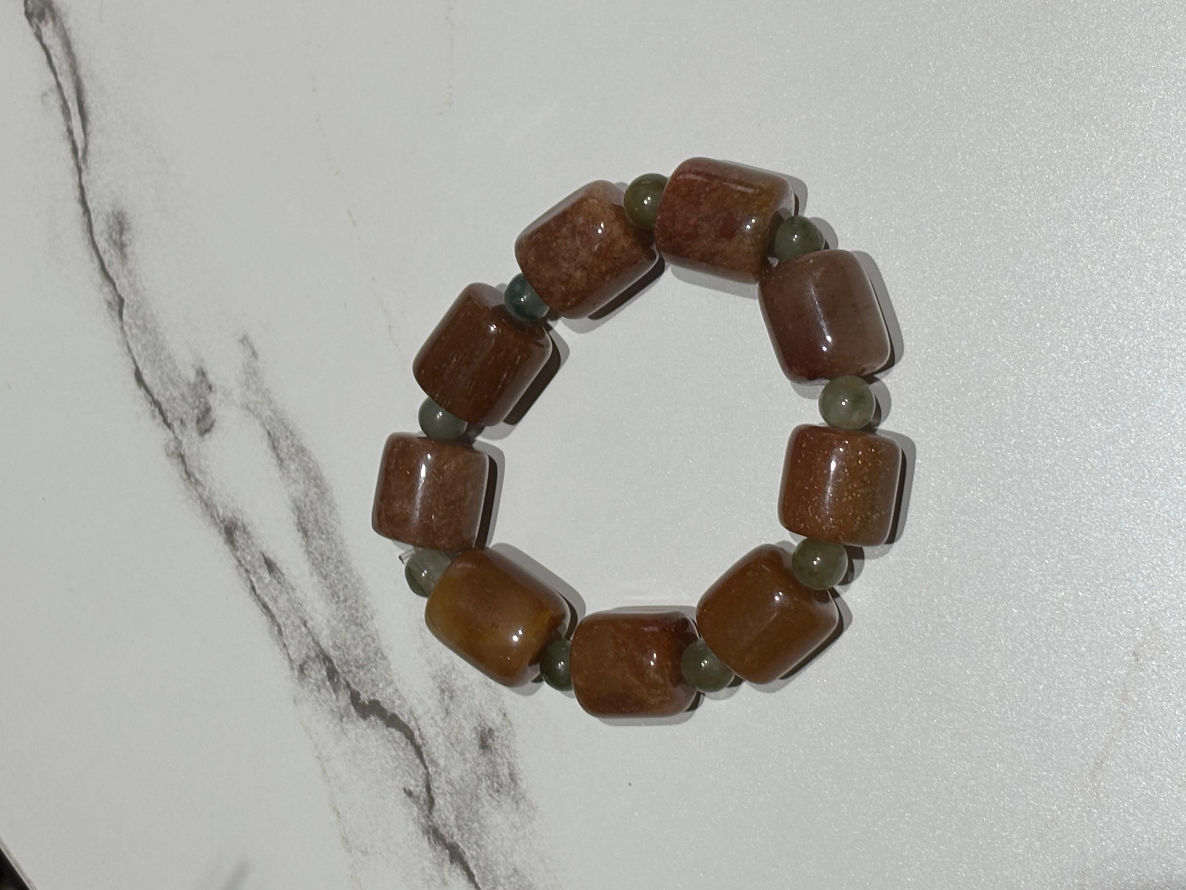 Natürliches birmanisches Jadeit-Armband im Zustand „Neu“ im Angebot in Kowloon, HK