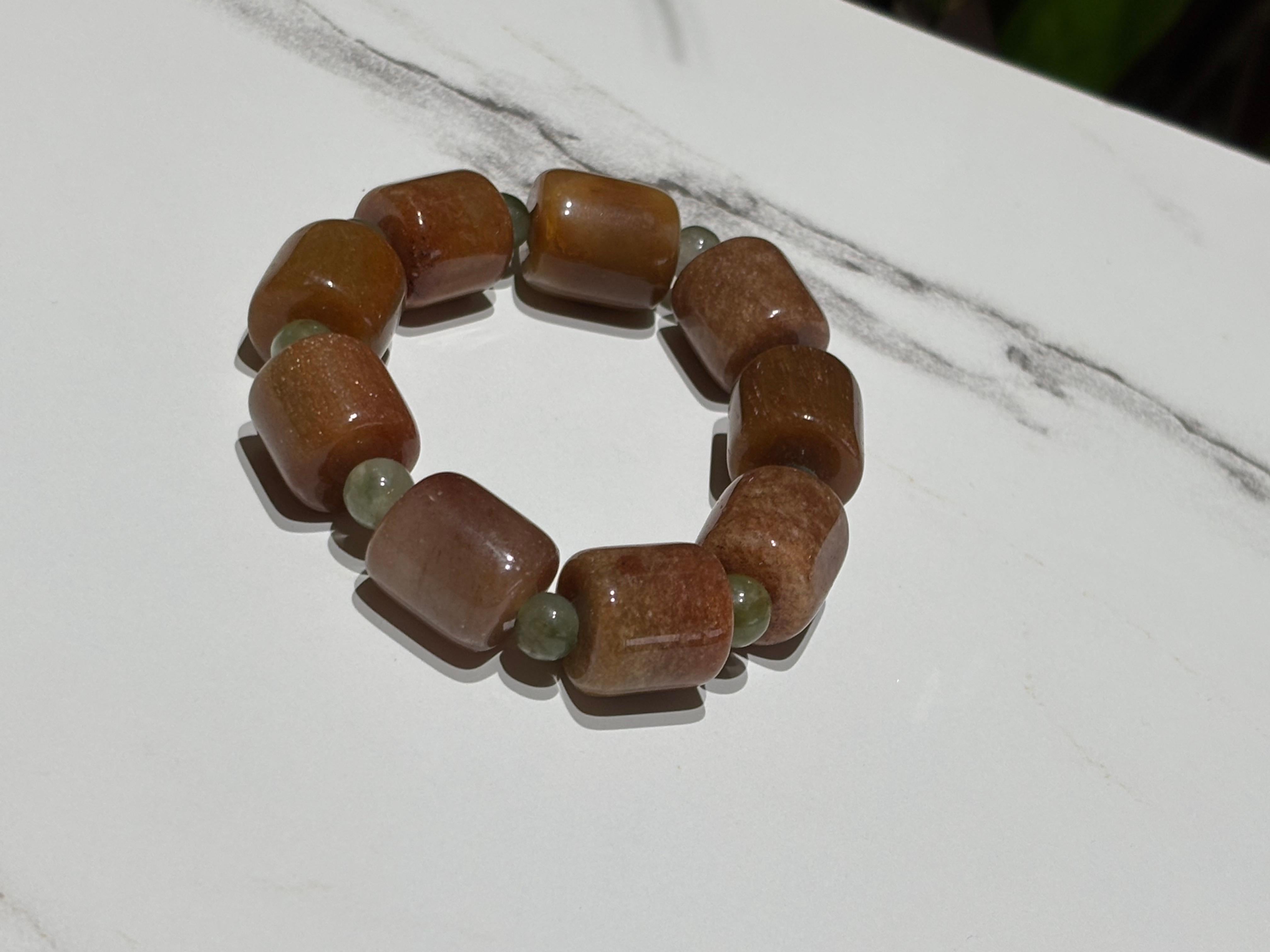 Natürliches birmanisches Jadeit-Armband für Damen oder Herren im Angebot