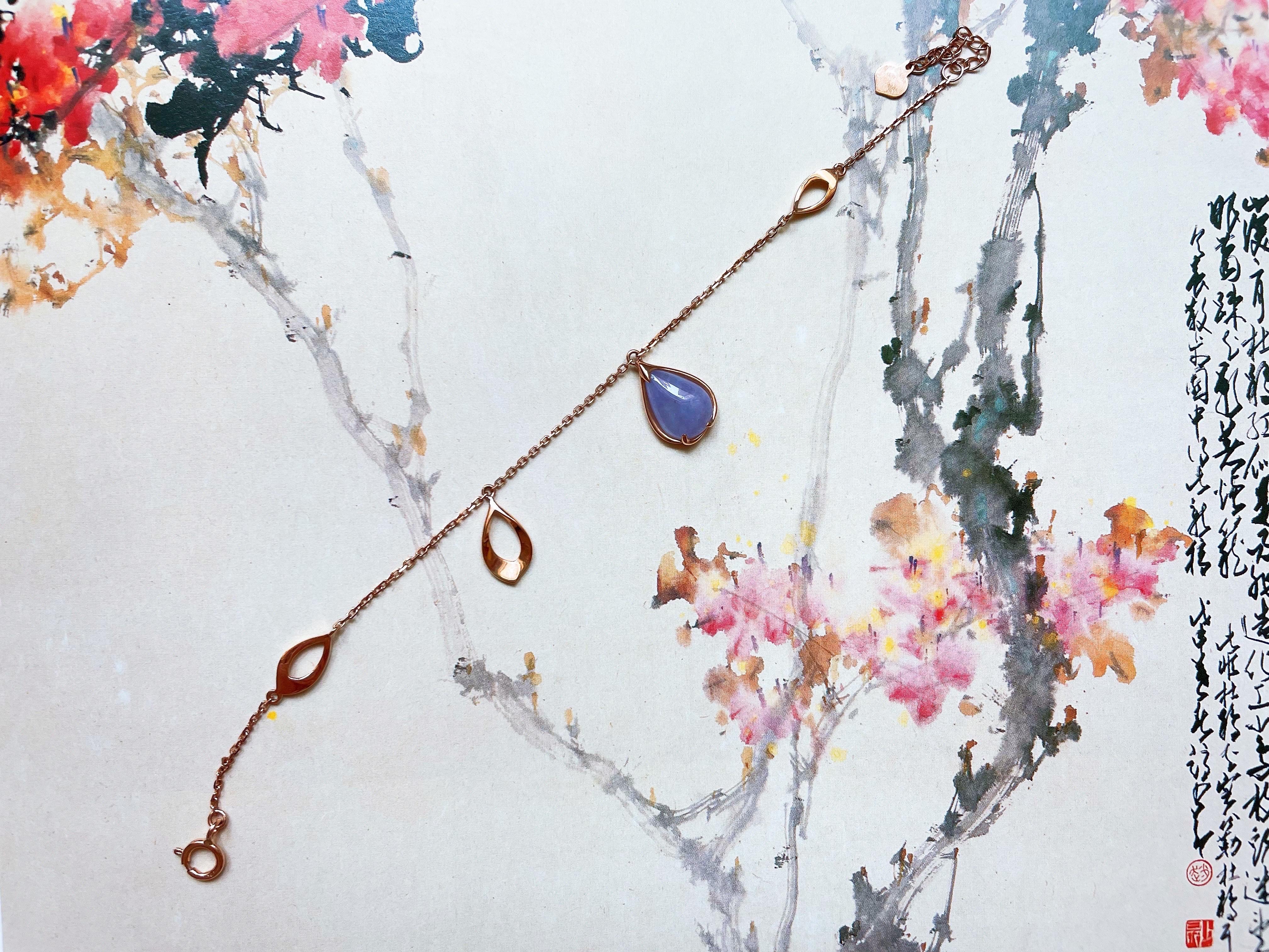 Taille poire Bracelet de charme en jade lavande naturel de Birmanie, or 18K en vente