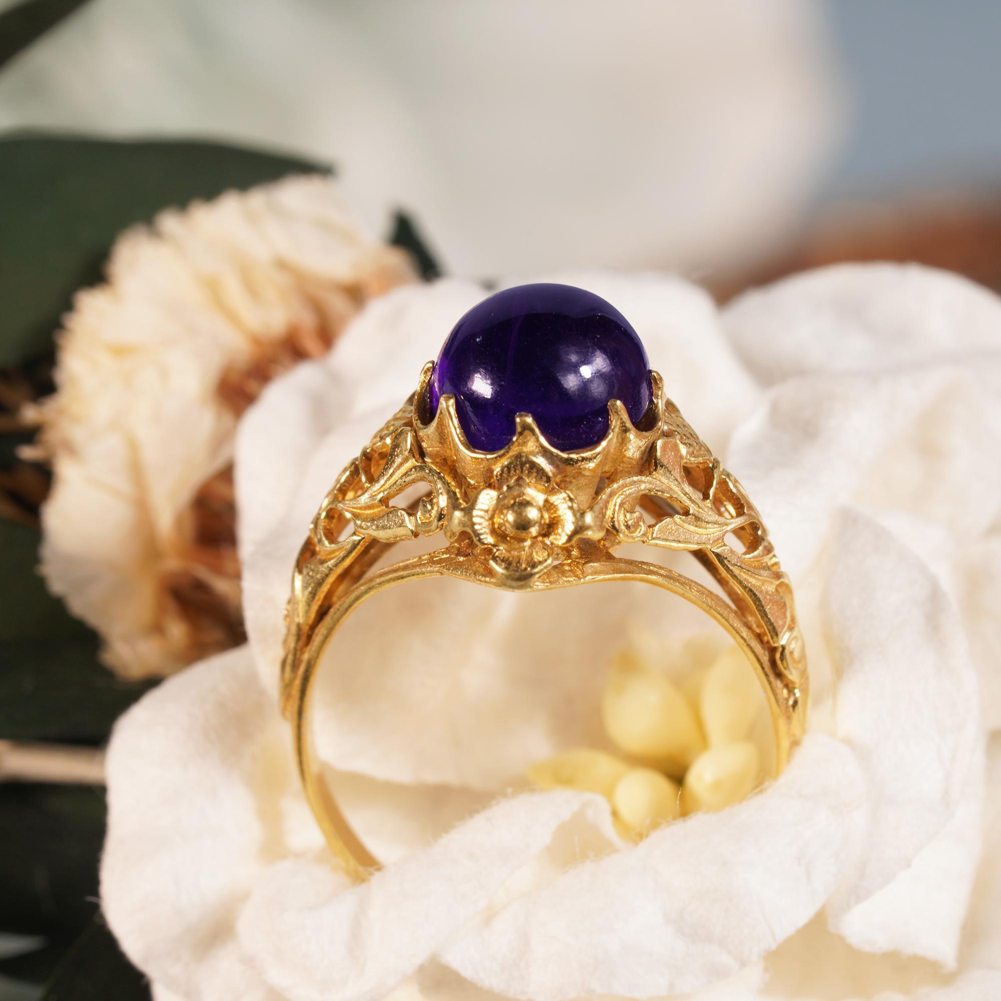 For Sale:  Natural Cabochon Amethyst Vintage Style Filigree Ring in Solid 9K Yellow Gold 8