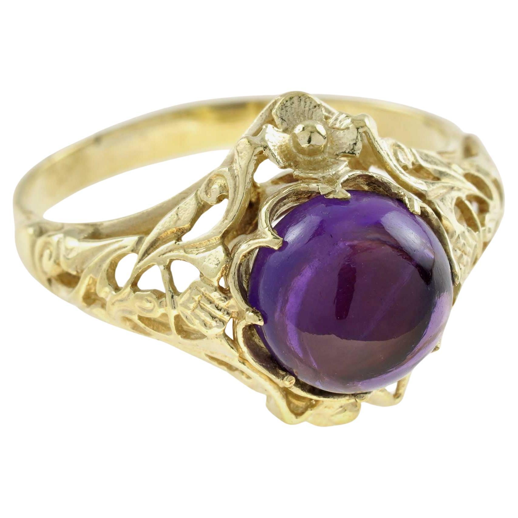 Filigraner Ring aus massivem 9 Karat Gelbgold mit natürlichem Cabochon und Amethyst im Vintage-Stil