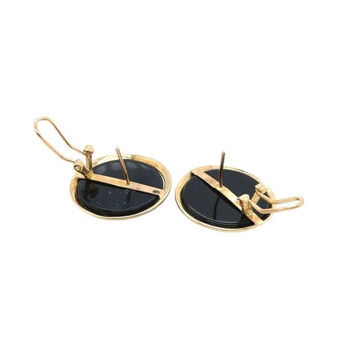 Natural Cabochon Black Onyx Earrings Set in 14ct Yellow Gold In Excellent Condition For Sale In London, GB