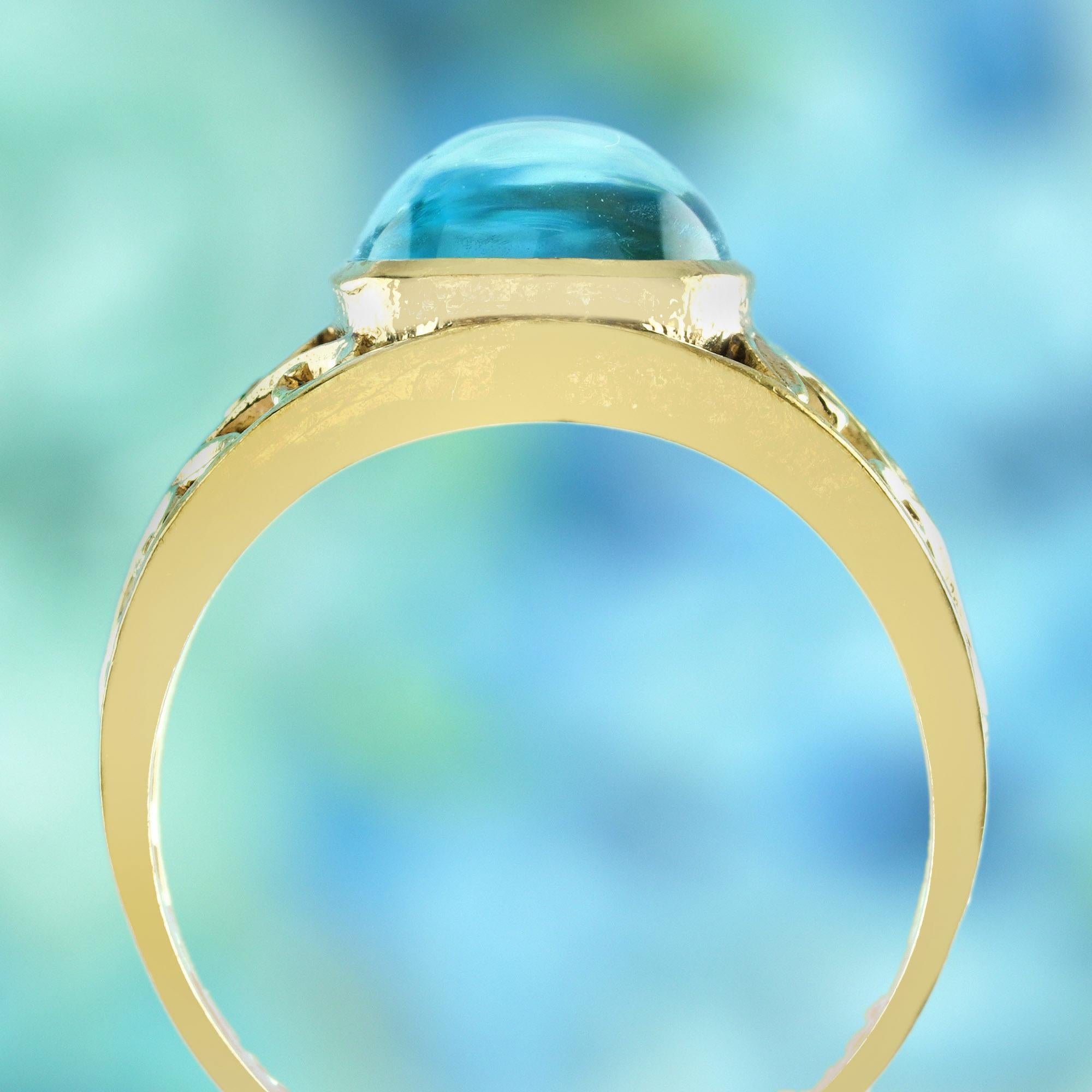 Bague filigrane de style vintage en or jaune massif 9 carats avec topaze bleue cabochon naturelle Neuf - En vente à Bangkok, TH