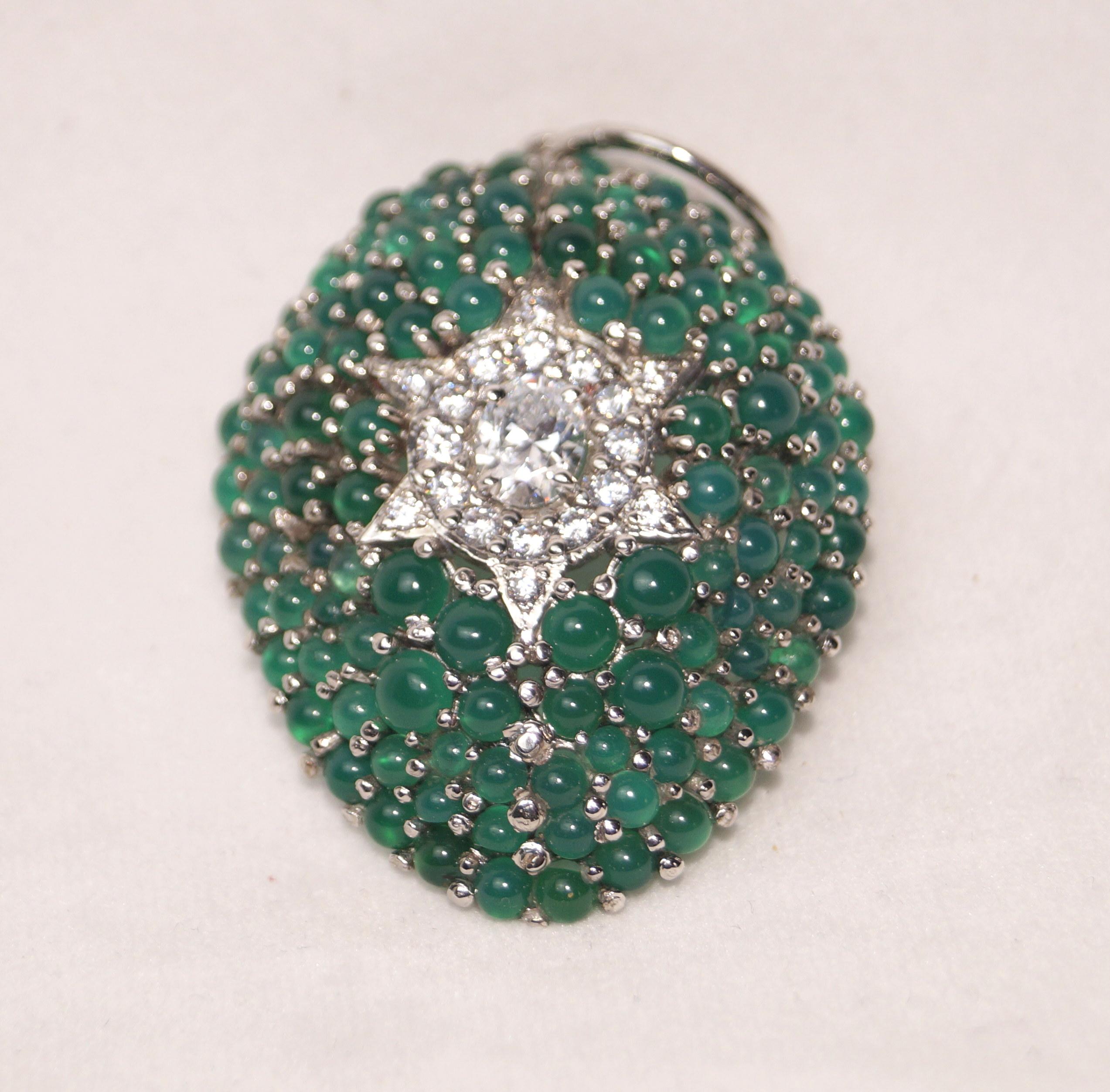Natural cabochon emerald american diamond oval pendant In New Condition For Sale In Delhi, DL