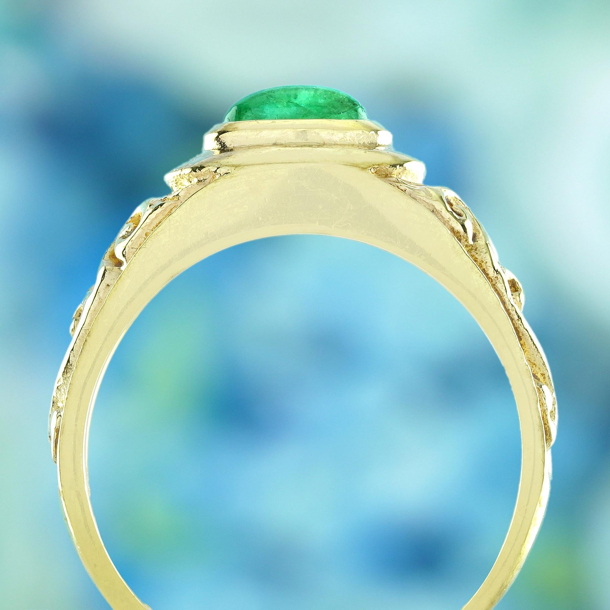 Women's Natural Cabochon Emerald Vintage Style Carved Band Ring in Solid 9K Yellow Gold For Sale