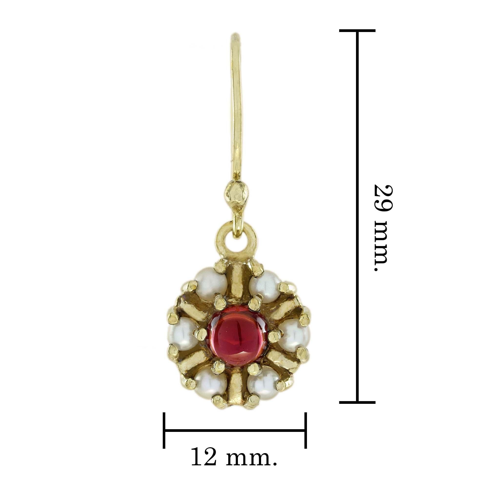 Vintage-Blumen-Tropfen-Ohrringe aus 9 Karat Gold mit natürlichem Cabochon-Granat und Perle im Vintage-Stil Damen im Angebot