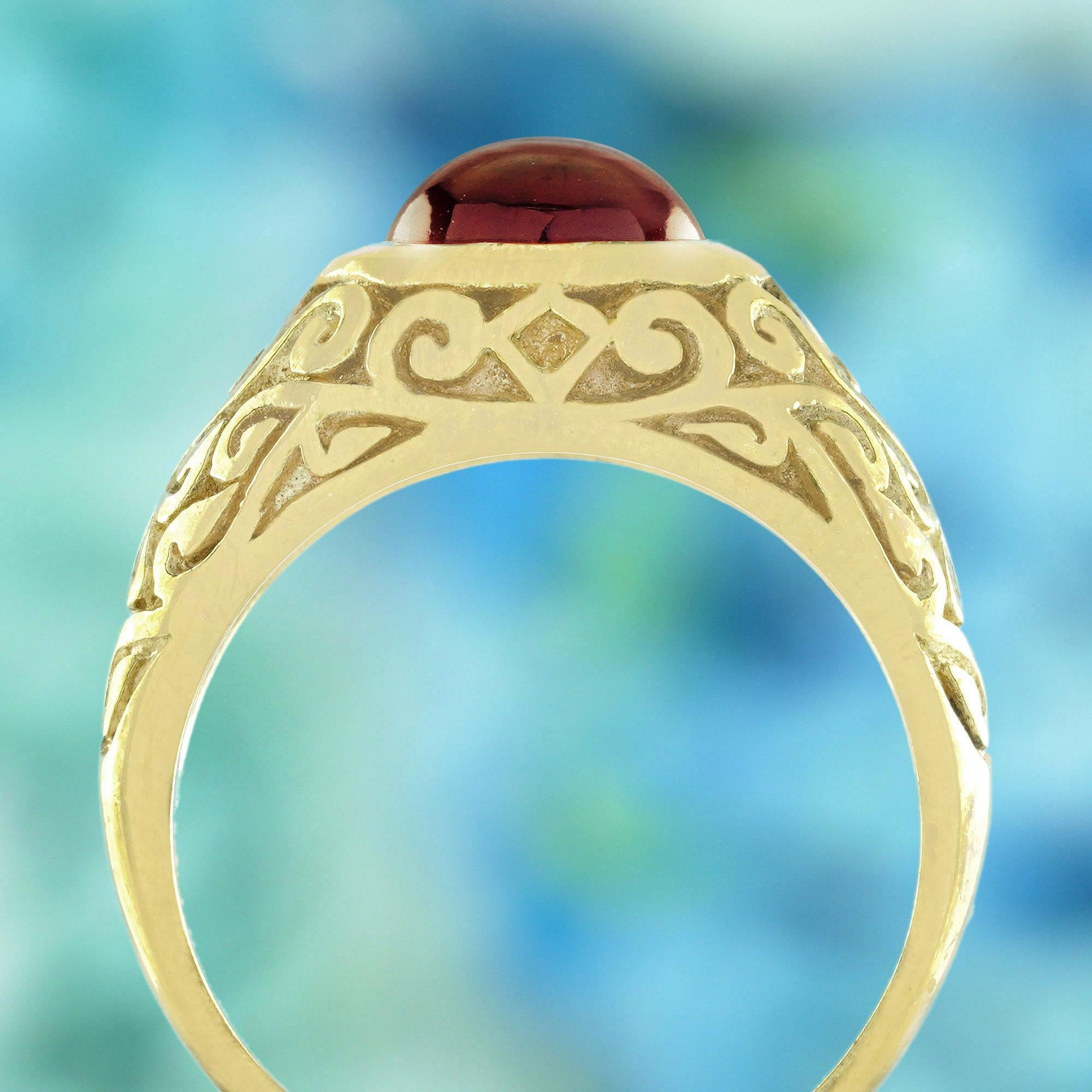 Women's or Men's Natural Cabochon Garnet Vintage Style Carved Ring in 9K Yellow Gold For Sale