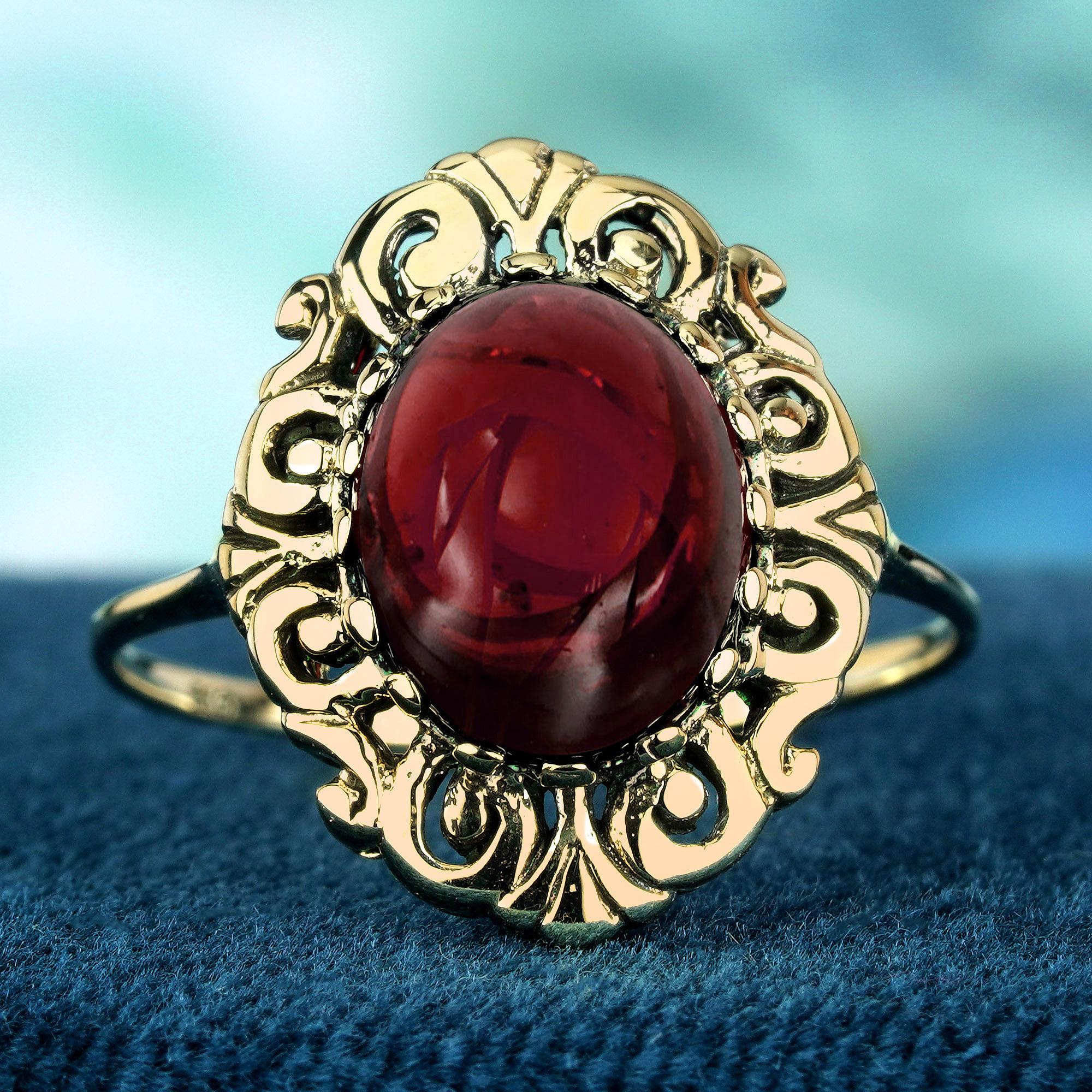 Edwardian Natural Cabochon Garnet Vintage Style Cocktail Ring in Solid 9K Yellow Gold For Sale