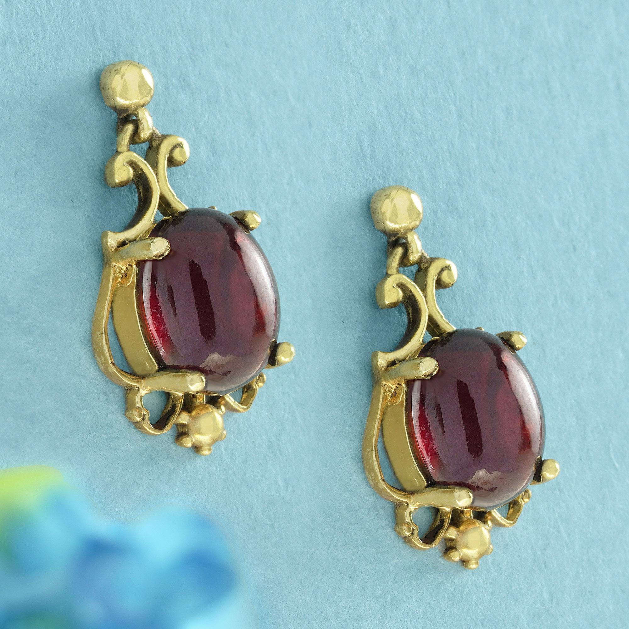 Edwardian Natural Cabochon Garnet Vintage Style Floral Drop Earrings in Solid 9K Gold For Sale