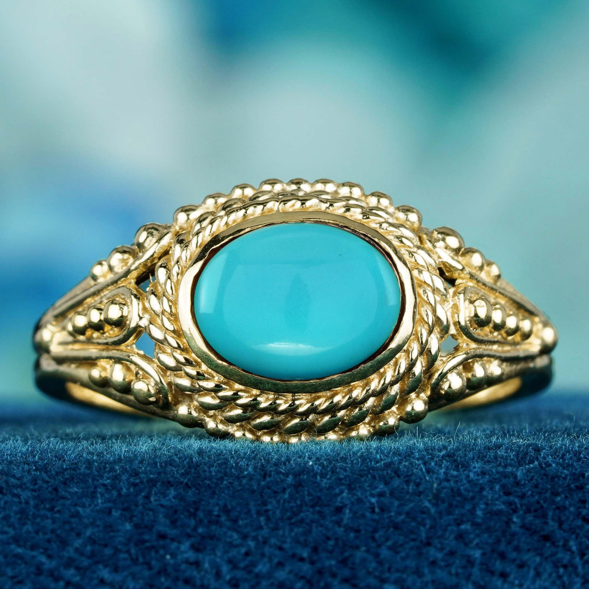 Nature Cabochon Turquoise Vintage Style Ring in Solid 9K Yellow Gold Découvrez l'élégance apaisante de cette bague intemporelle, conçue pour apporter du réconfort à votre cœur et à votre âme. 
La turquoise naturelle en cabochon brille de teintes
