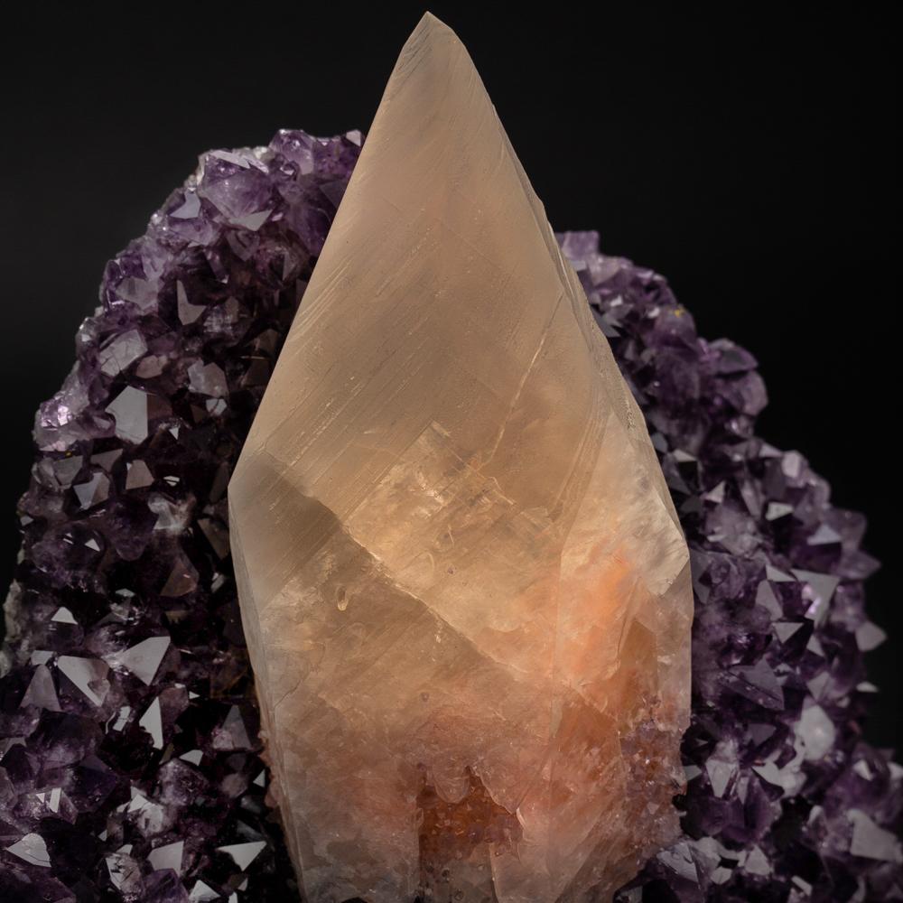 Natural Calcite Crystal on Amethyst Cluster (7.5 lbs) In New Condition For Sale In New York, NY