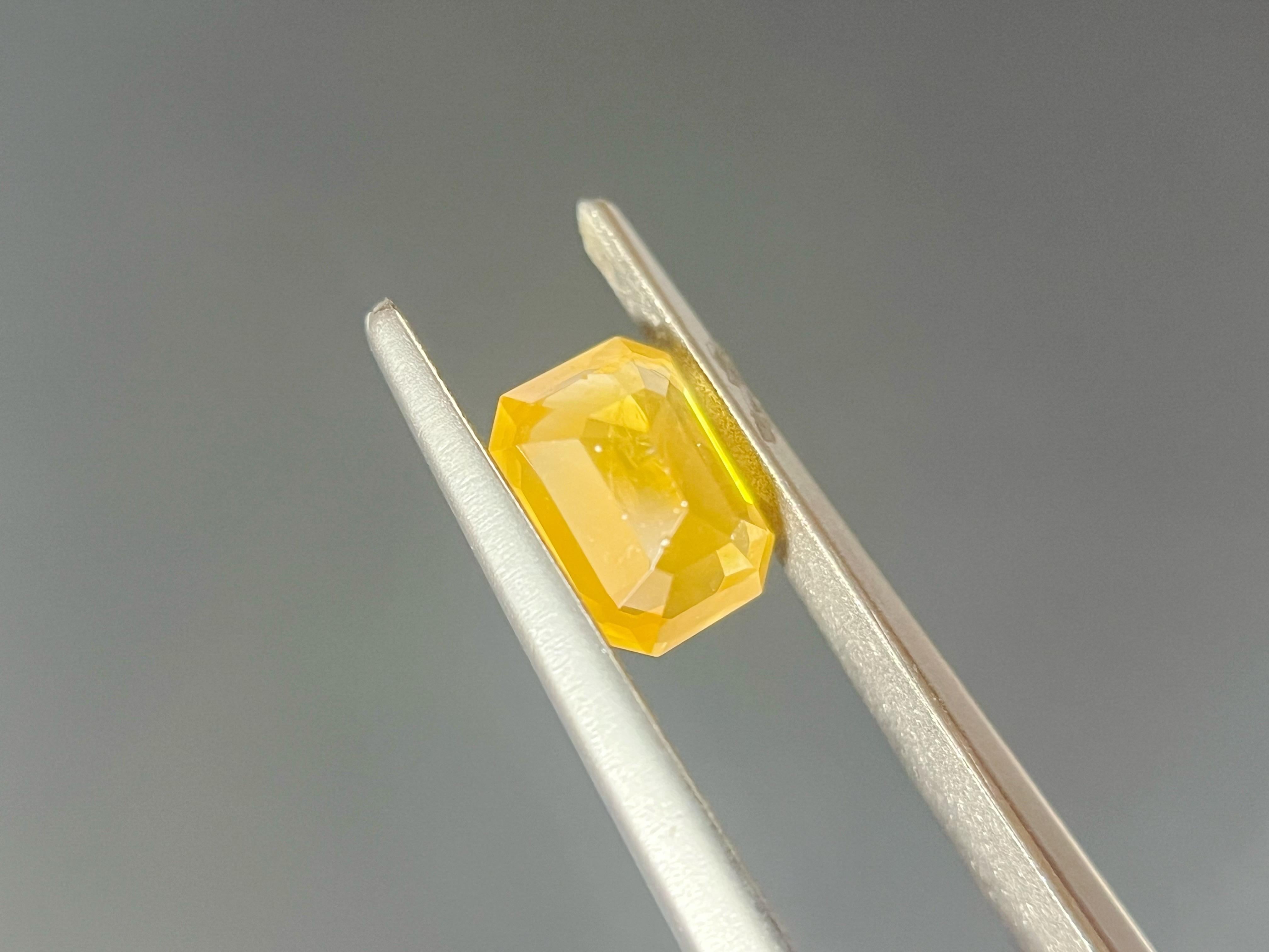 Natural Canary Yellow Sapphire, Loose Gemstone for Jewelry Making, 1.34 Ct in vendita 3