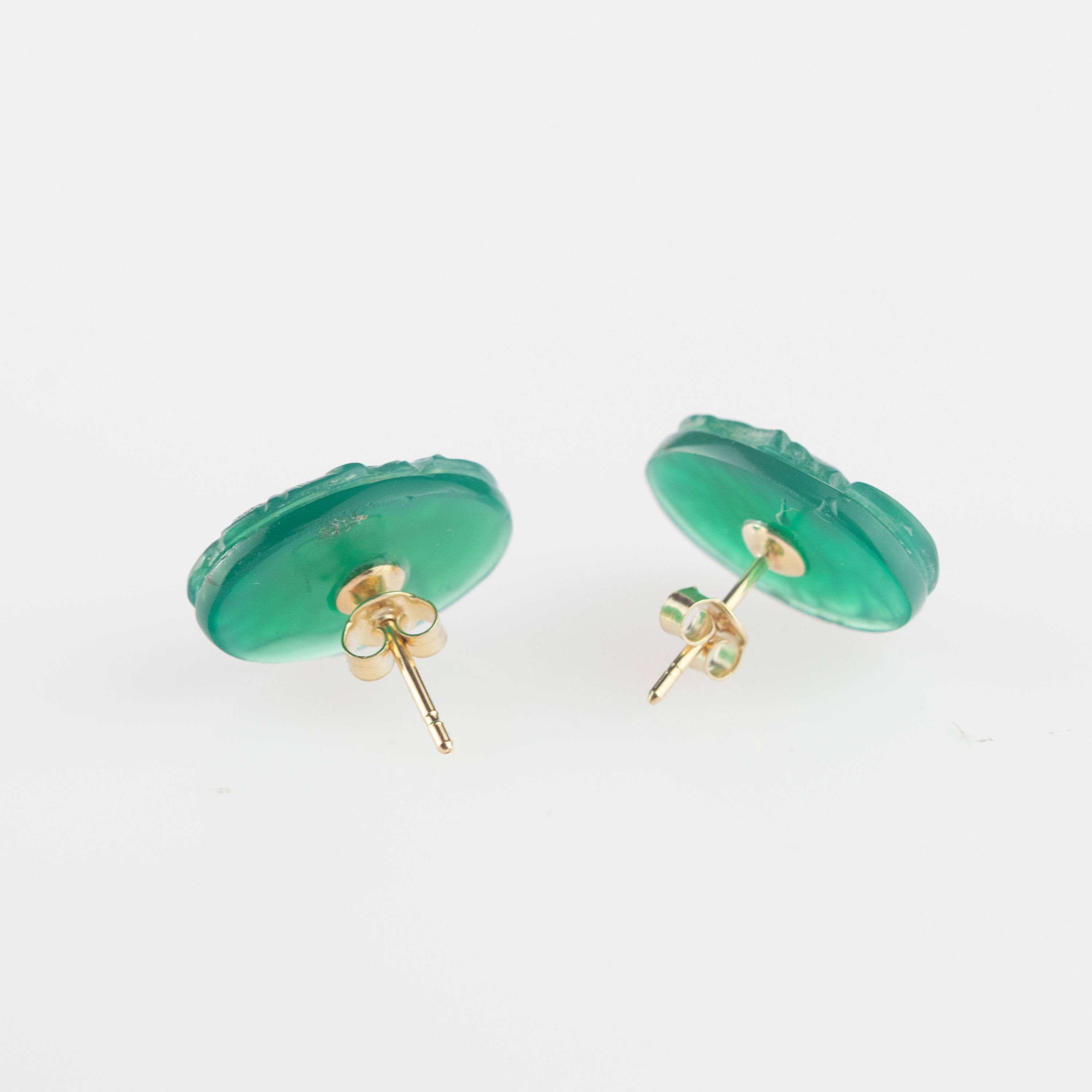 Astonishing and gorgeous green agate stud earrings. Carved woman face that evokes the italian handmade traditional jewelry work.

This delicate design shows the sweetness and innocence of the jewelry. Inspired by a woman's face that can have various