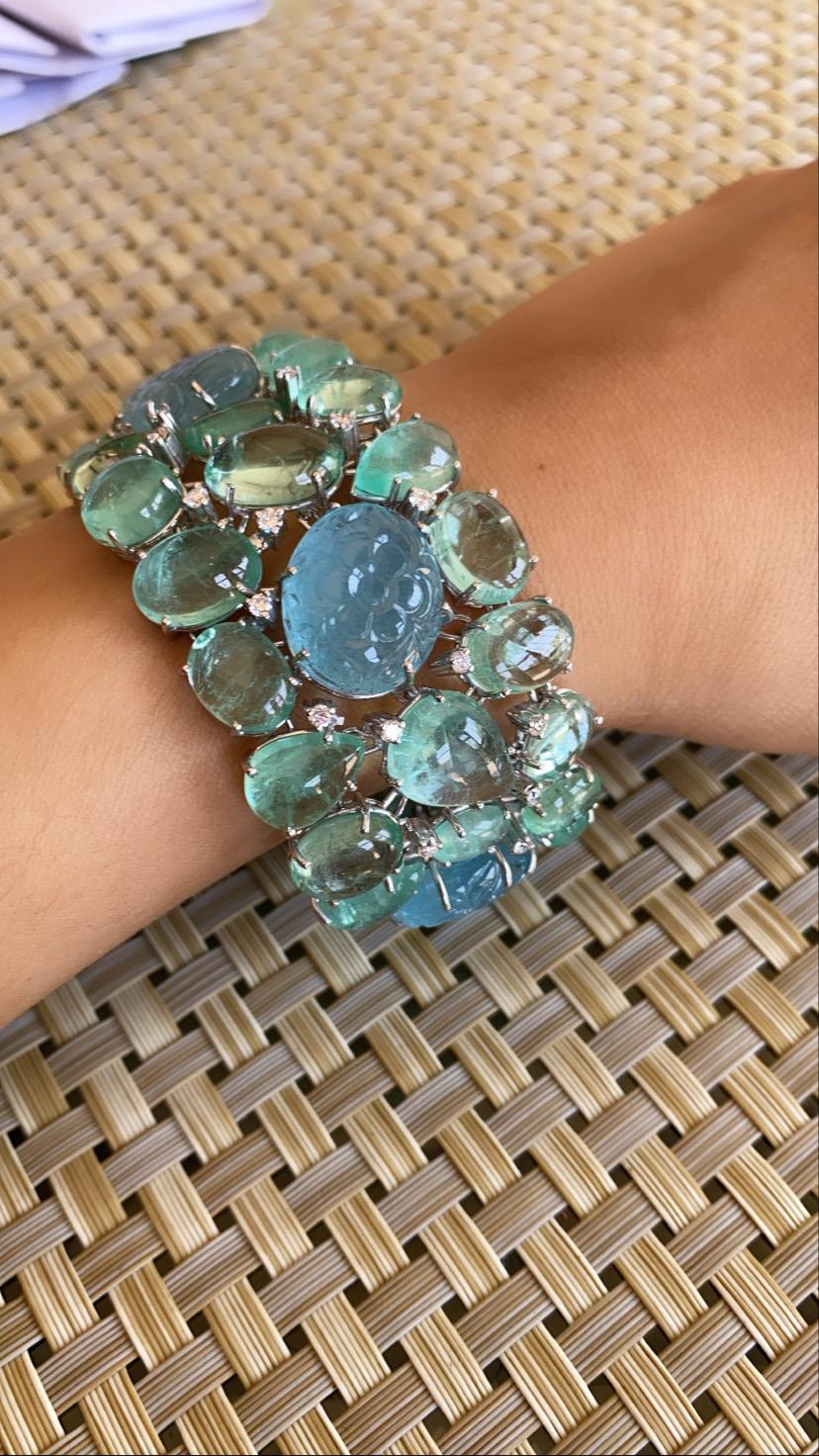 Modern Natural Carved Aquamarine, Emerald and Diamond Bracelet Set in 18 Karat Gold