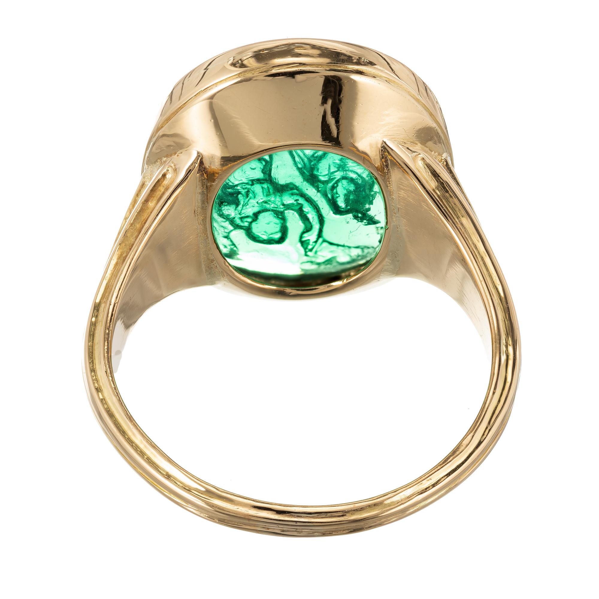 Natural Carved Colombian Emerald Gold Cocktail Ring In Good Condition In Stamford, CT