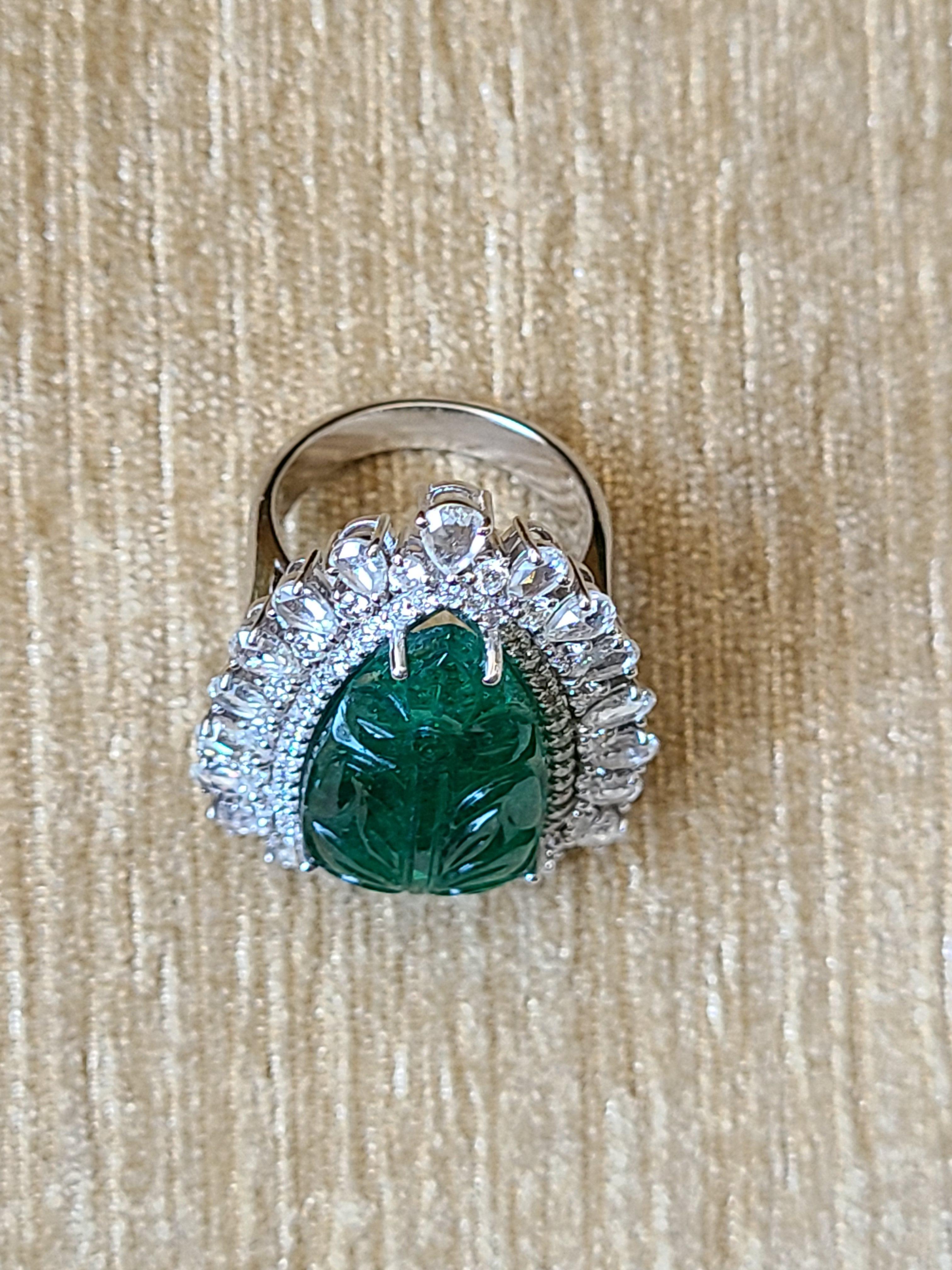 Art Deco Natural Carved Emerald and Diamond Ring Set in 18 Karat Gold