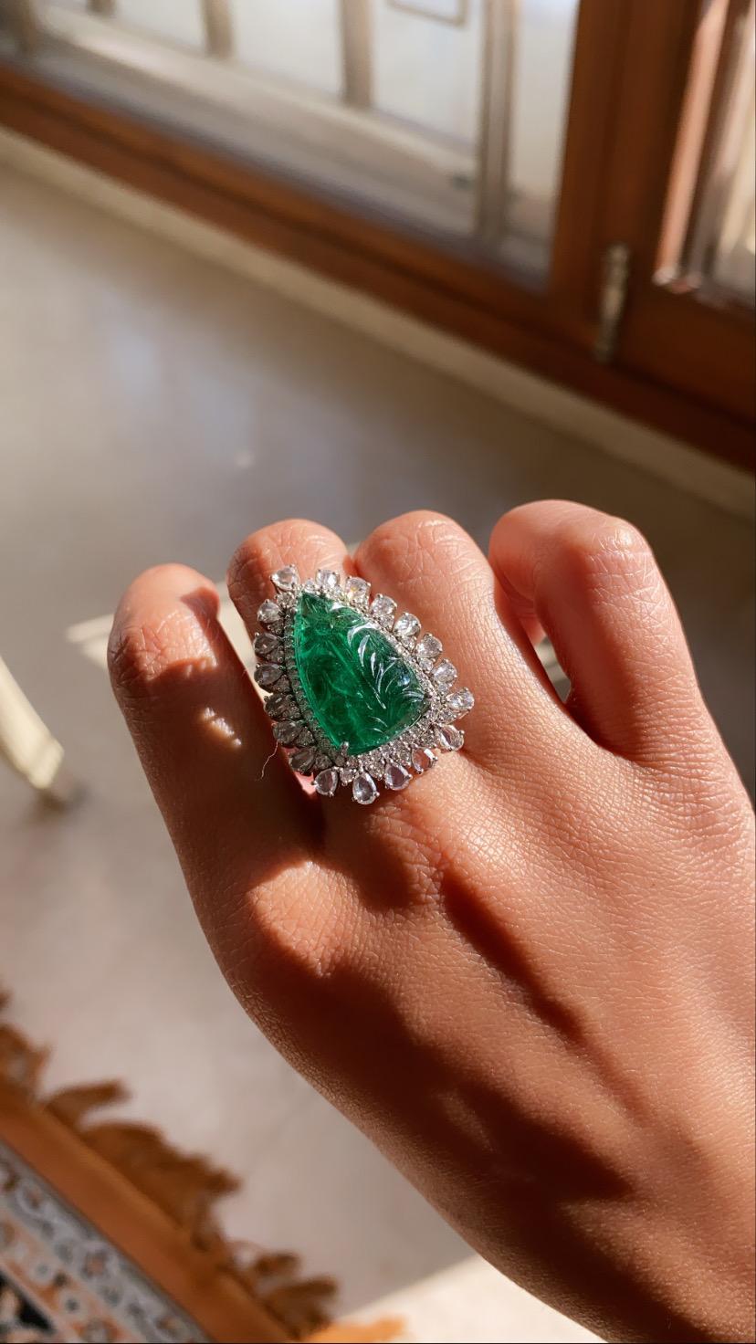 Natural Carved Emerald and Diamond Ring Set in 18 Karat Gold 1