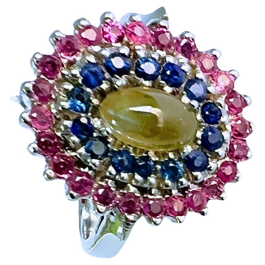 Anillo de cóctel de crisoberilo ojo de gato natural y zafiro en venta 2