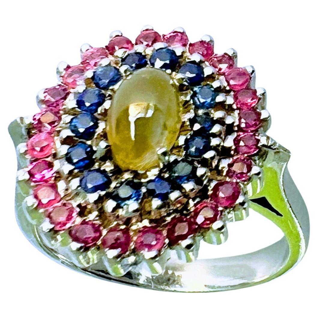 Anillo de cóctel de crisoberilo ojo de gato natural y zafiro en venta 3