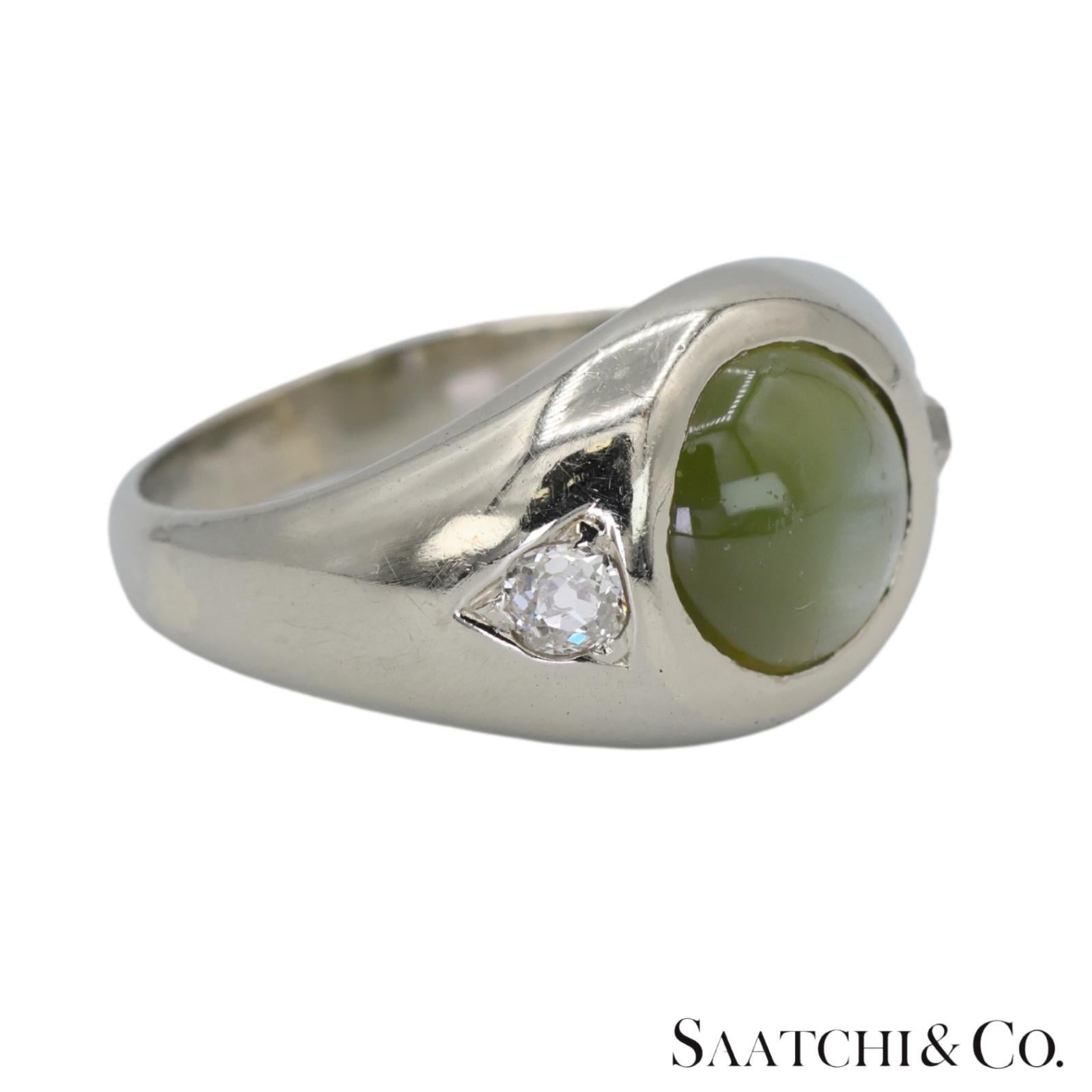 Contemporaneo Anello con occhio di gatto naturale in oro bianco 18K 750 in vendita