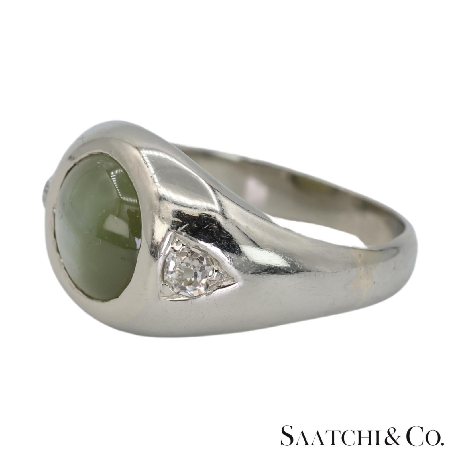 Cabochon Anello con occhio di gatto naturale in oro bianco 18K 750 in vendita