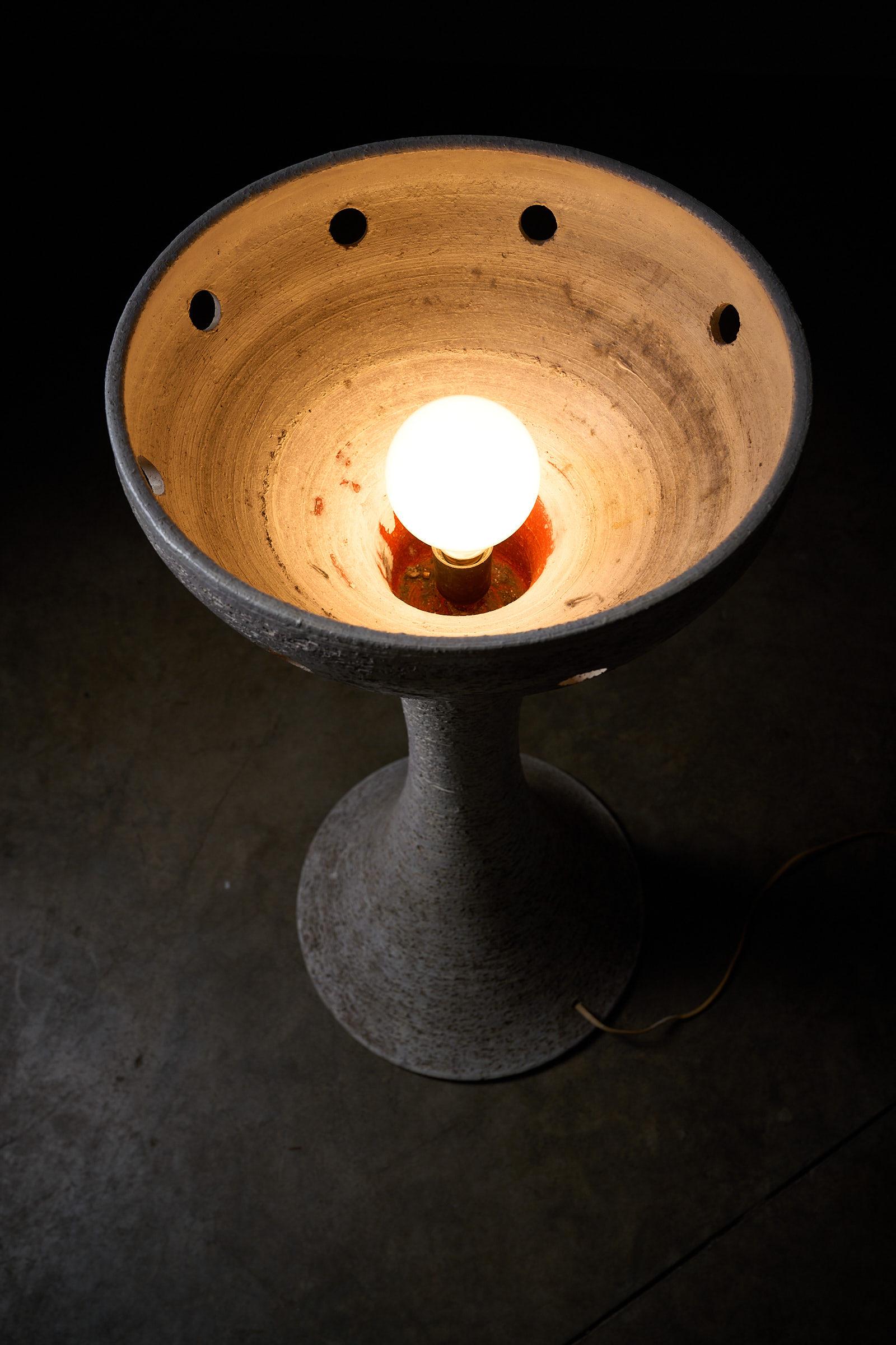 Lampadaire BEGA avec diffuseur sphérique en verre en vente 1