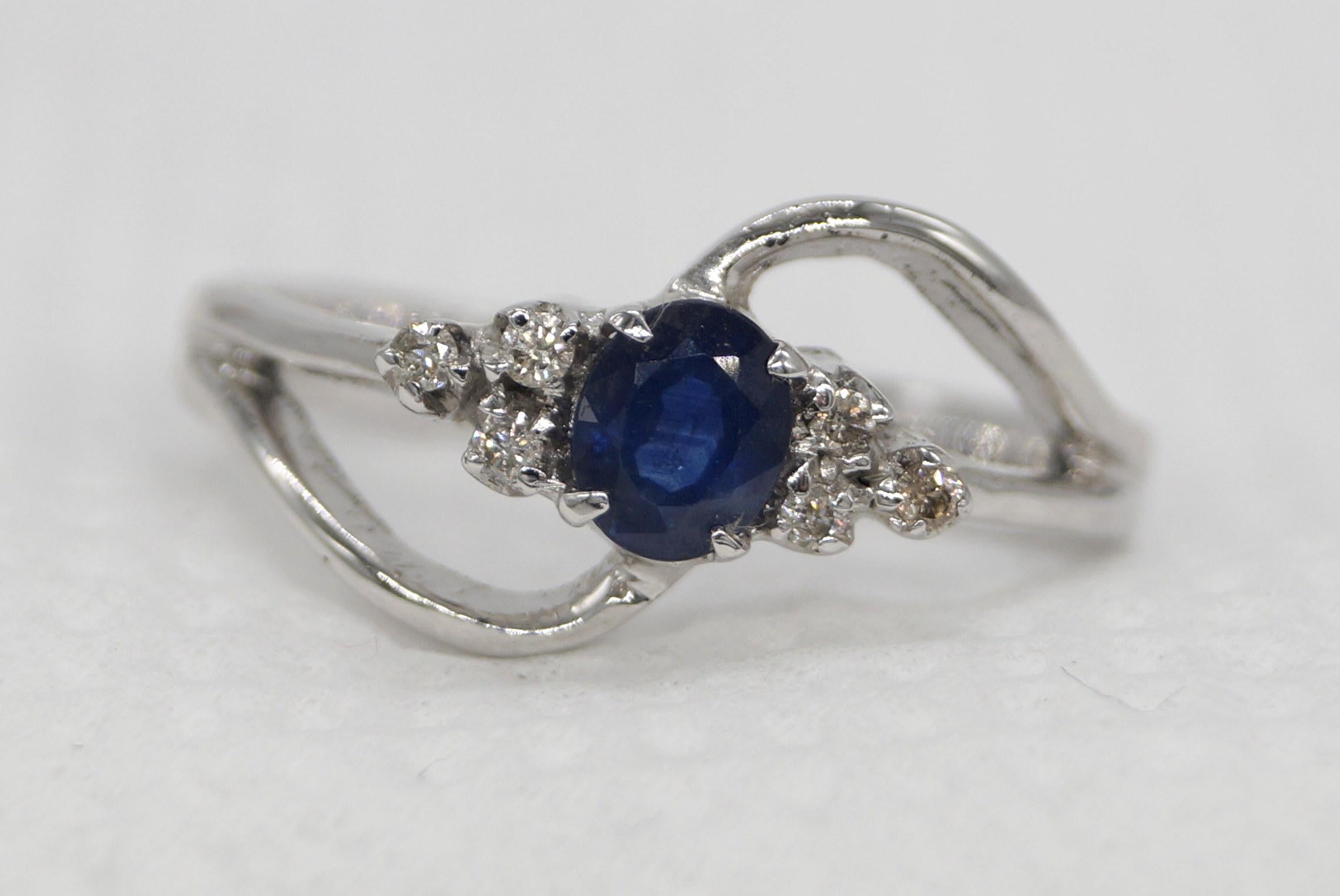 Natural Blue Sapphire natural Diamond white gold Vermeil ring / Band consists of:
Gross weight- 3.00grams
Metal- Silver
Metal purity- 925 sterling silver
Metal color- White gold Vermeil
Metal Hallmark- Yes


Diamond Wt-0.12ctw
Diamond Type- Natural