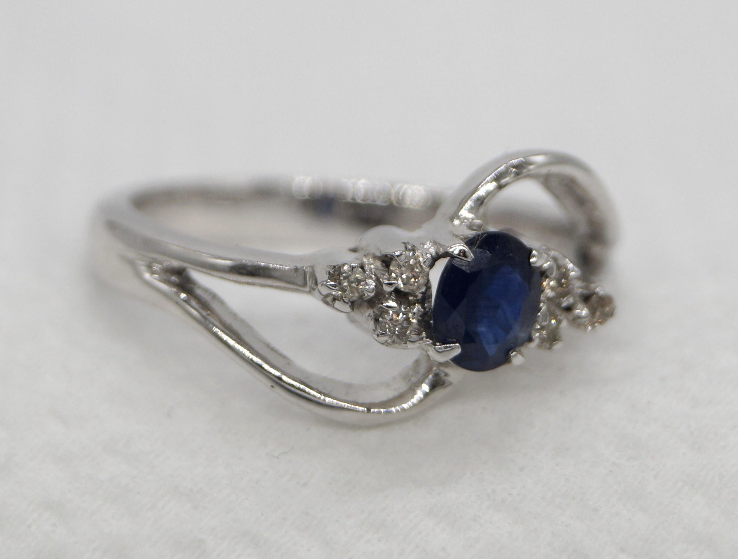 Brilliant Cut Natural Certified Diamond & Blue Sapphire Ring White Gold Band Vermeil Ring For Sale