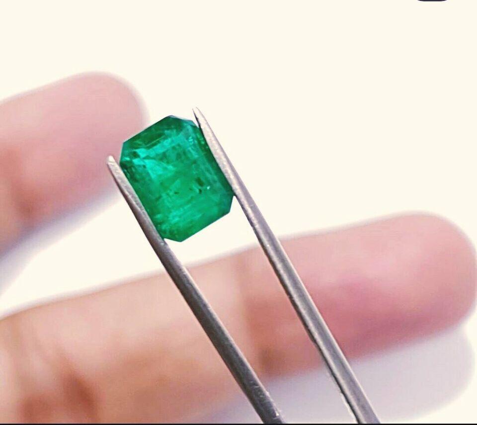 Natural Certified Sandawana Emerald Loose Gemstone 8.2x6.2x4.8 mm Emerald Cut.

Weight:  2.05 Cts
Certification: IGITL / IGI.
Cut : Emerald Cut.