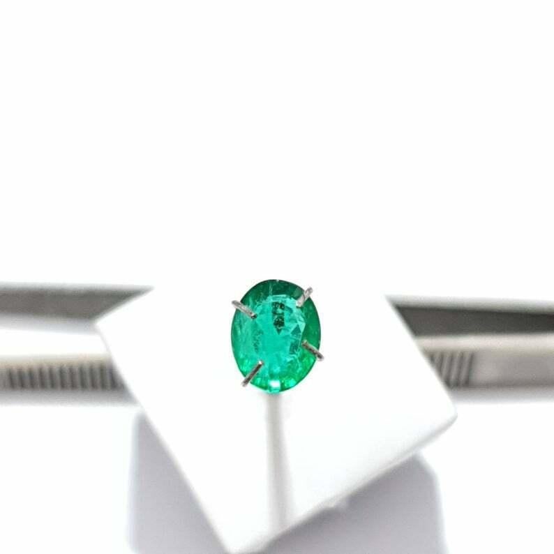 Natural Certified Sandawana Emerald Oval Cut 1.30 Cts Oval Loose Emerald. In New Condition For Sale In Chicago, IL