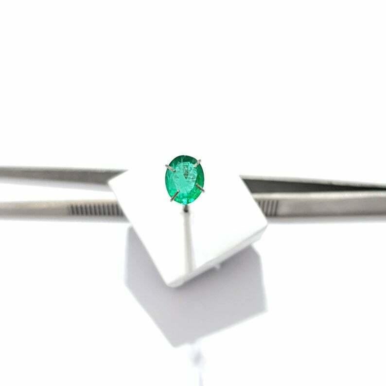 Women's or Men's Natural Certified Sandawana Emerald Oval Cut 1.30 Cts Oval Loose Emerald. For Sale