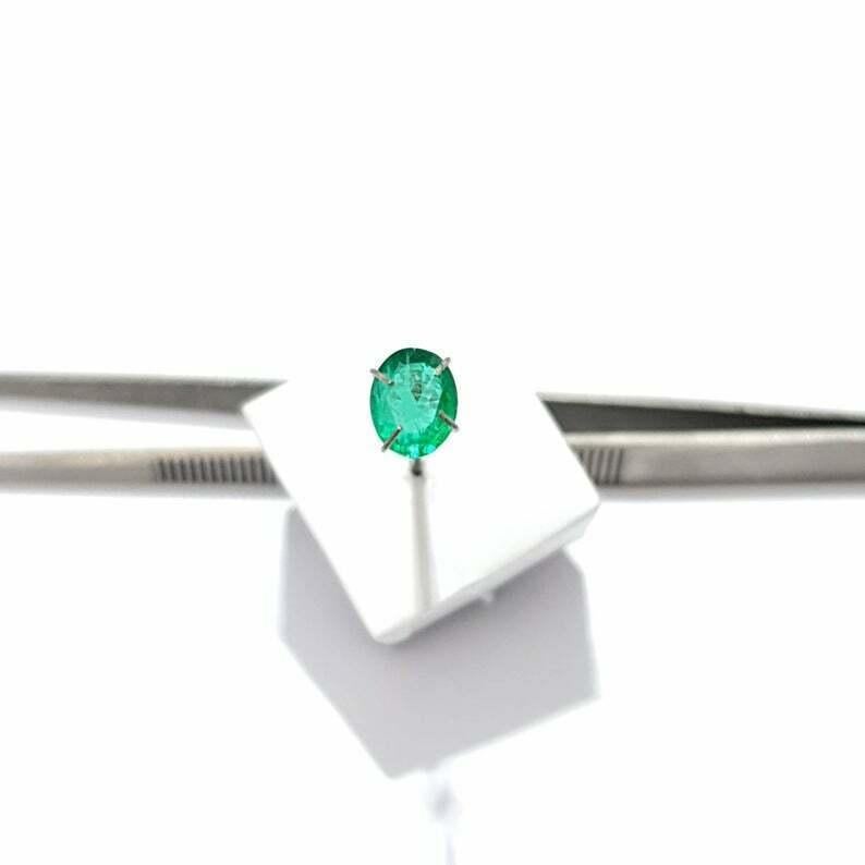 Natural Certified Sandawana Emerald Oval Cut 1.30 Cts Oval Loose Emerald. In New Condition For Sale In Chicago, IL
