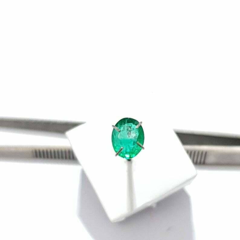 Women's or Men's Natural Certified Sandawana Emerald Oval Cut 1.30 Cts Oval Loose Emerald. For Sale