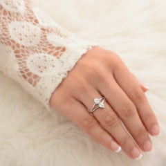 Anillo de compromiso de diamantes naturales certificados SI/H de oro blanco de 18 quilates