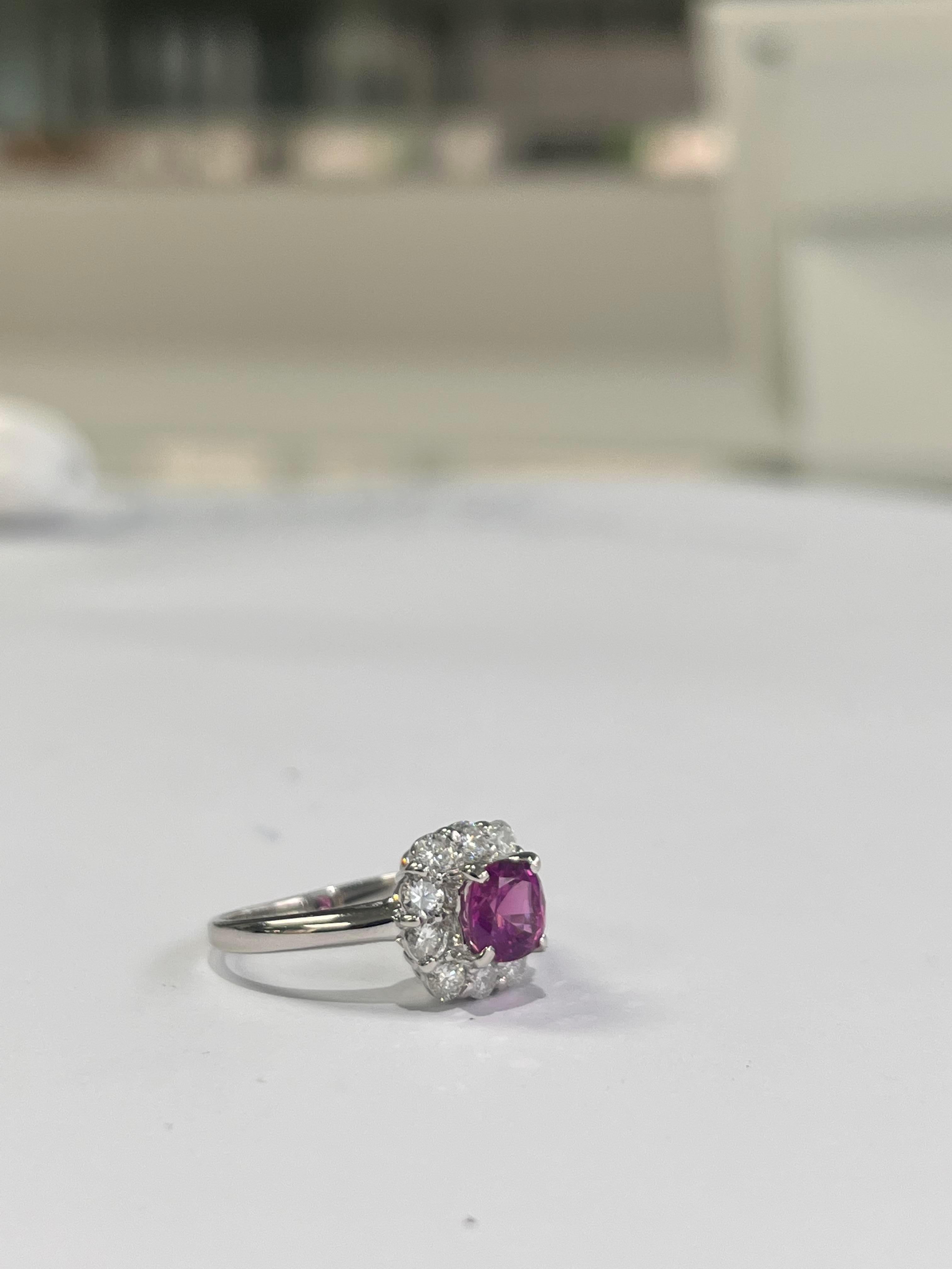 Verlobungsring aus Platin 900 mit natürlichem Ceylon, rosa Saphir und Diamanten (Moderne) im Angebot