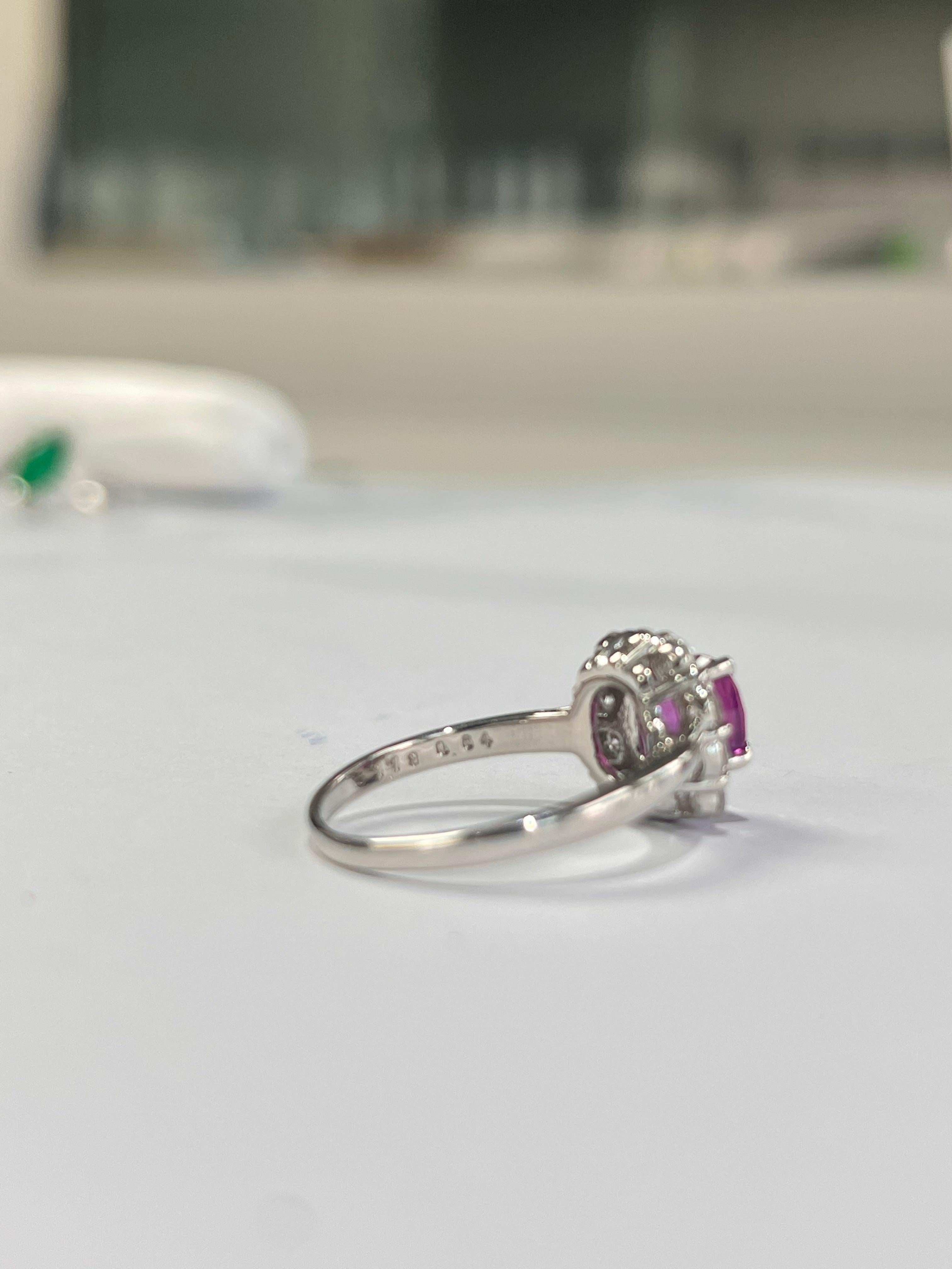 Natural Ceylon Pink Sapphire & Diamonds Engagement Ring Set in Platinum 900 In New Condition For Sale In Hong Kong, HK