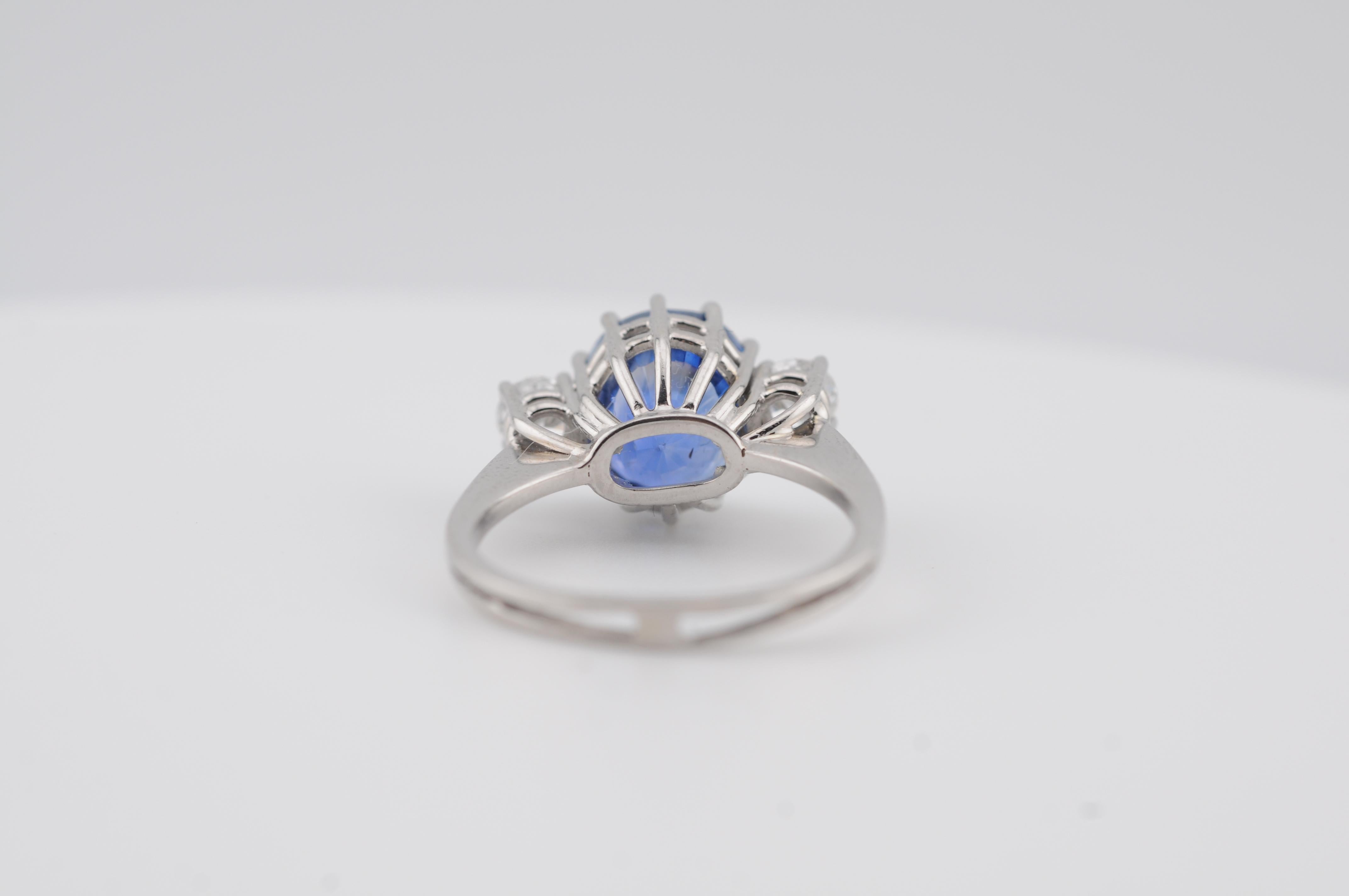da uomo o donna Natural Ceylon Sapphire 4.5ct Ring with VVS1 F Diamonds DSEF Certifie in vendita