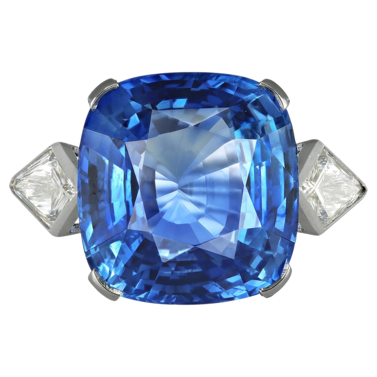 Anello con zaffiro naturale di Ceylon e diamanti, 1950 circa.