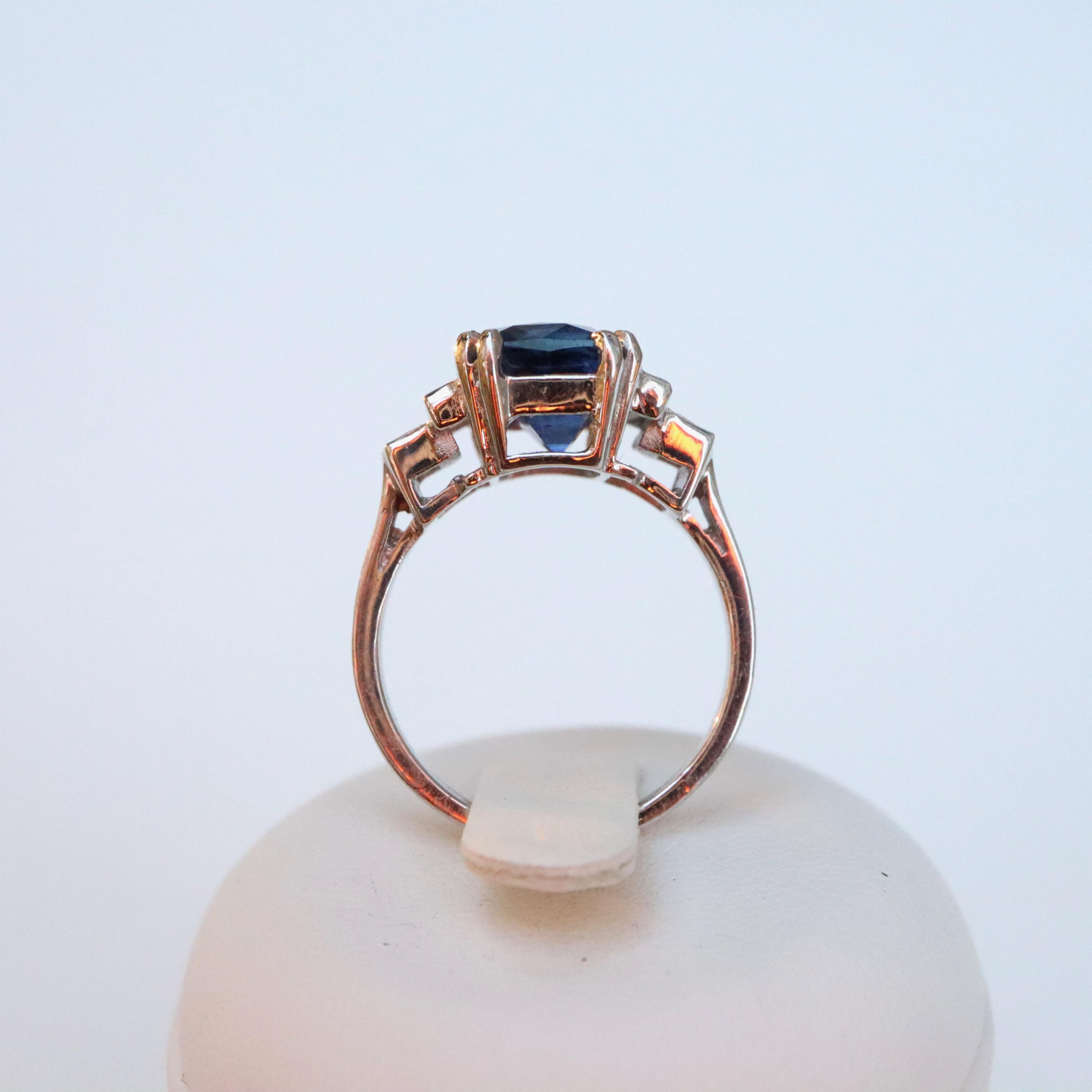 Natural Ceylon Sapphire Ring 4.59 Carat 18 Carat White Gold with Diamonds For Sale 1