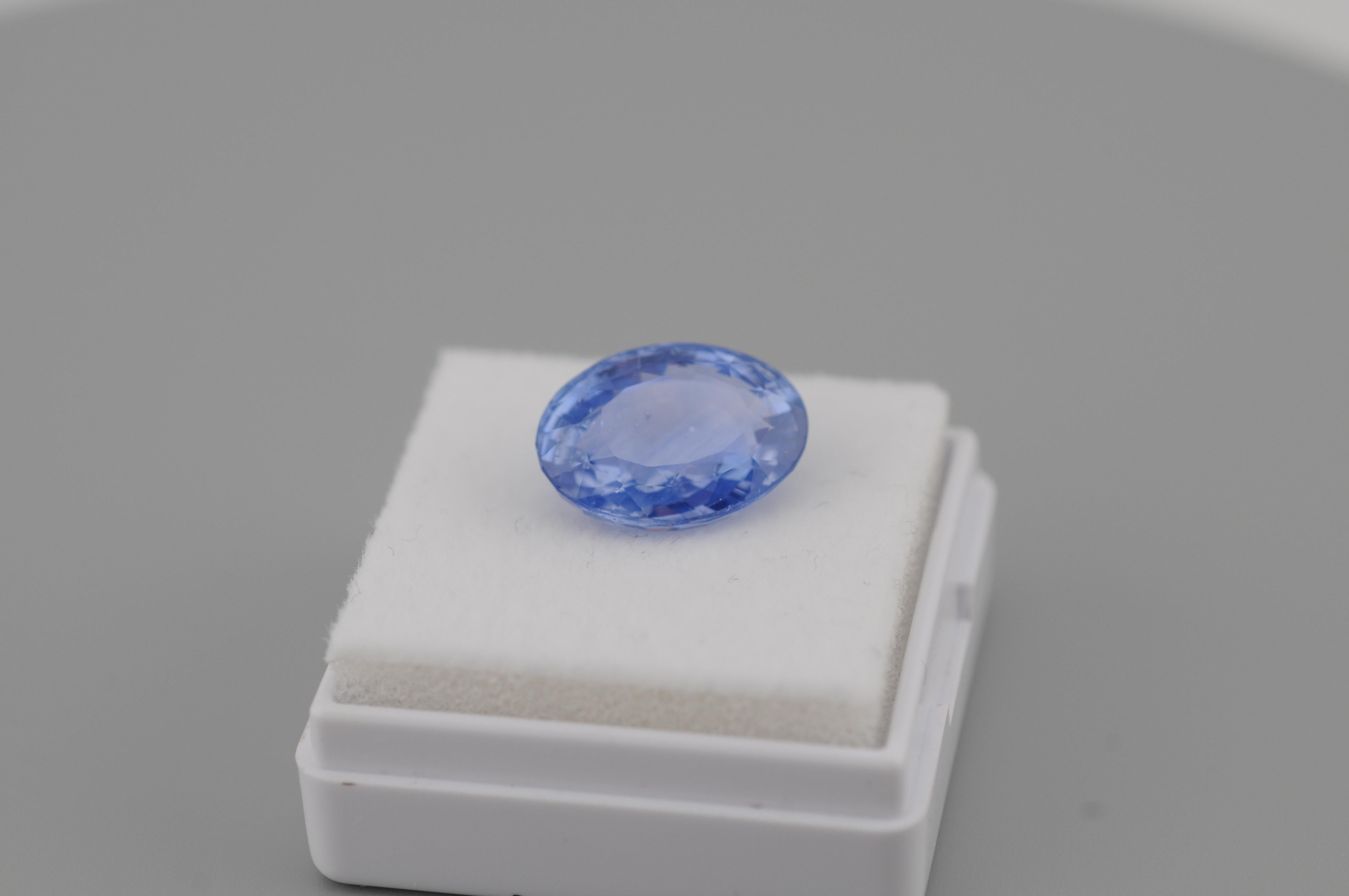 Taglio ovale Zaffiro di Ceylon naturale non riscaldato 7,18ct in vendita