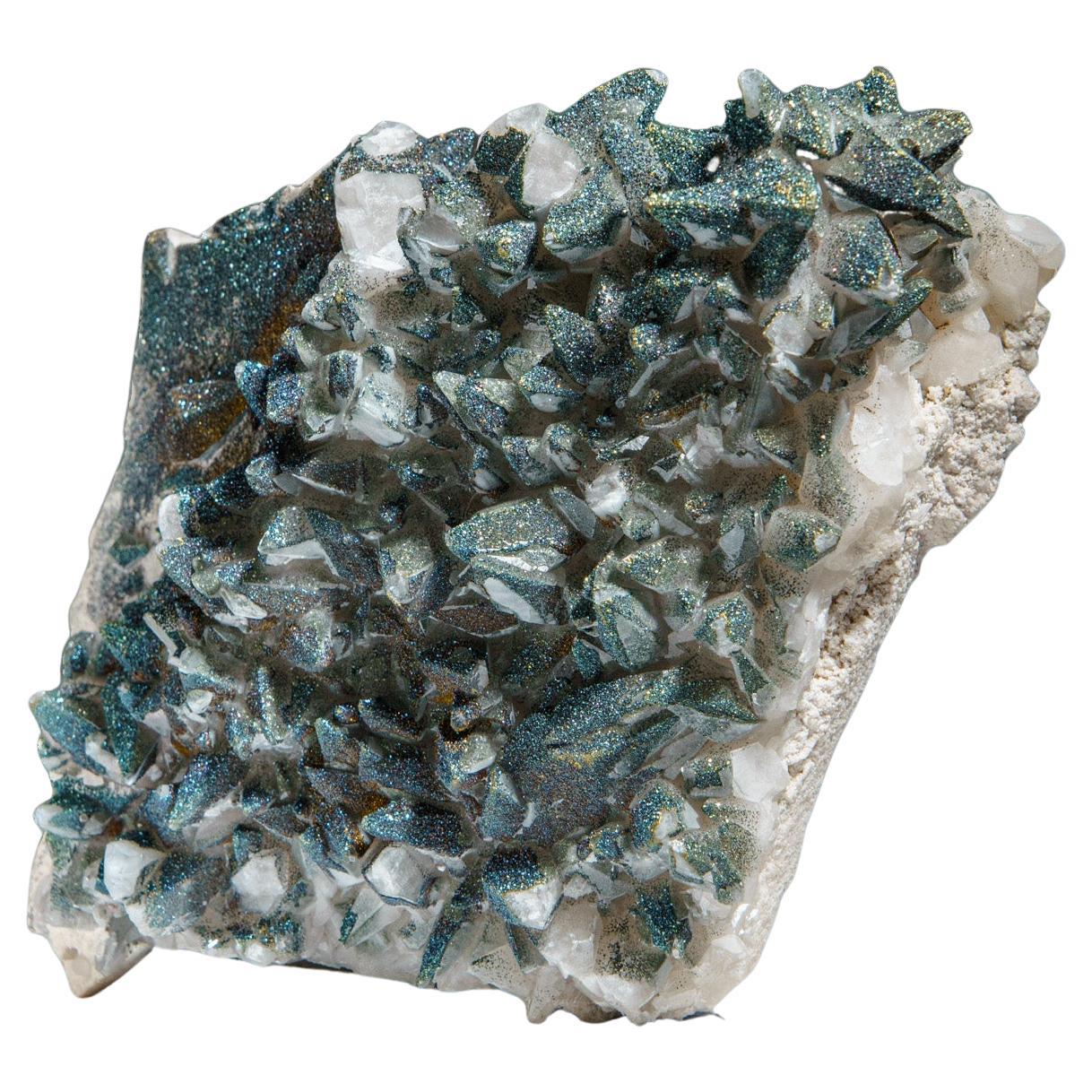 Natürlicher Chalcopyrit über Calcite aus China