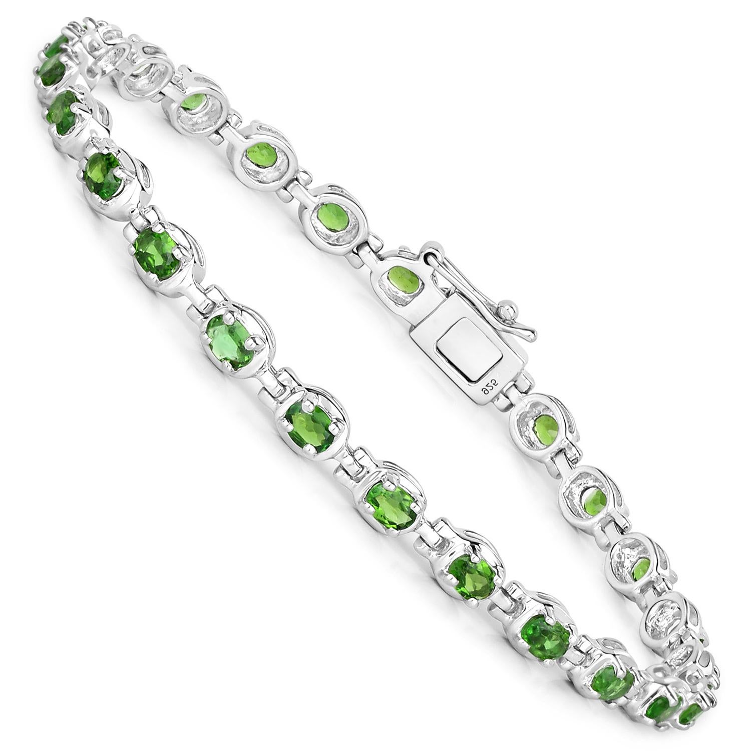 Contemporary Natural Chrome Diopside Tennis Bracelet 4 Carats Sterling Silver For Sale