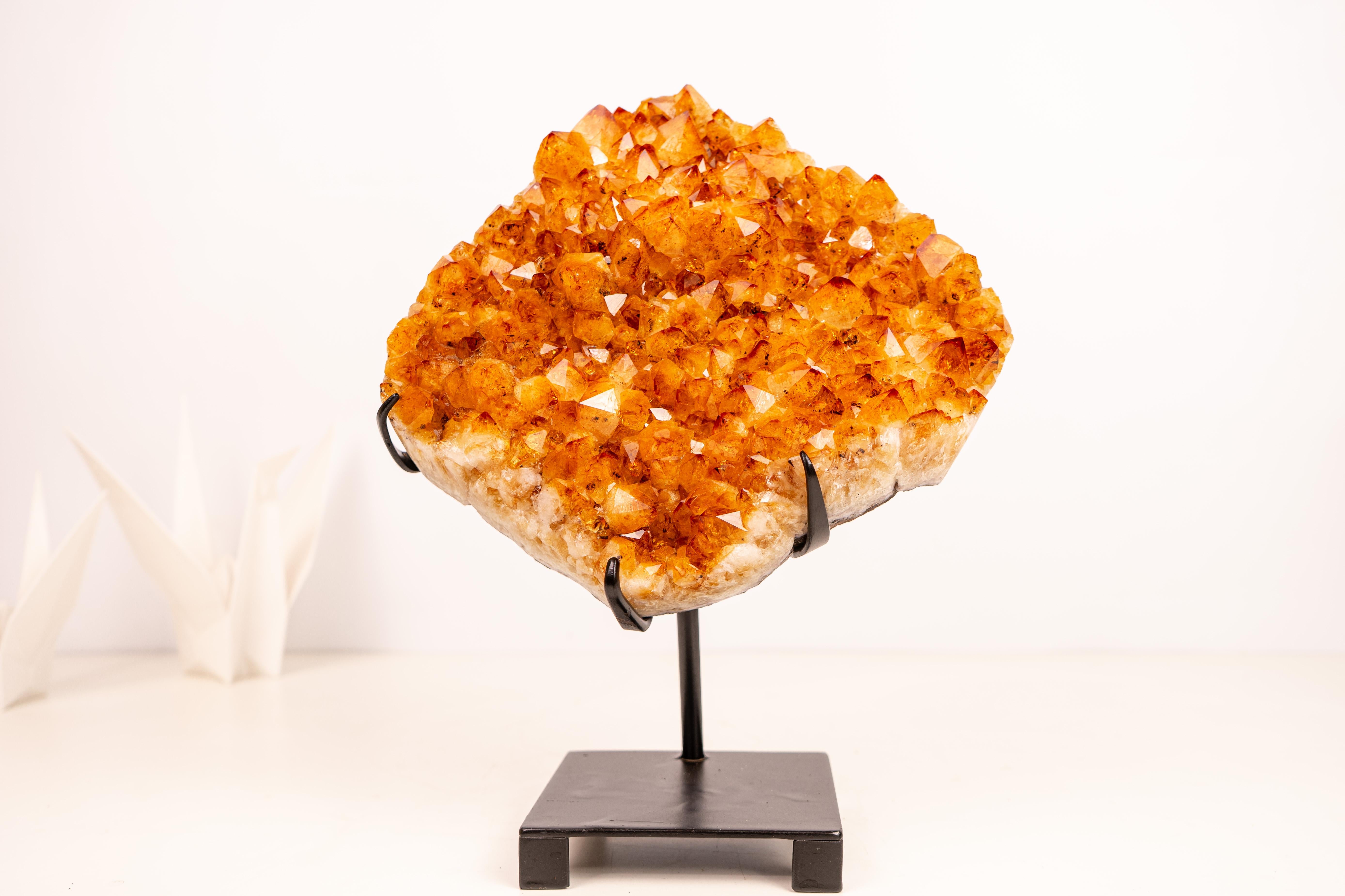 Cluster di Citrino naturale con Druzy arancione di grado AAA su piedistallo in vendita 5