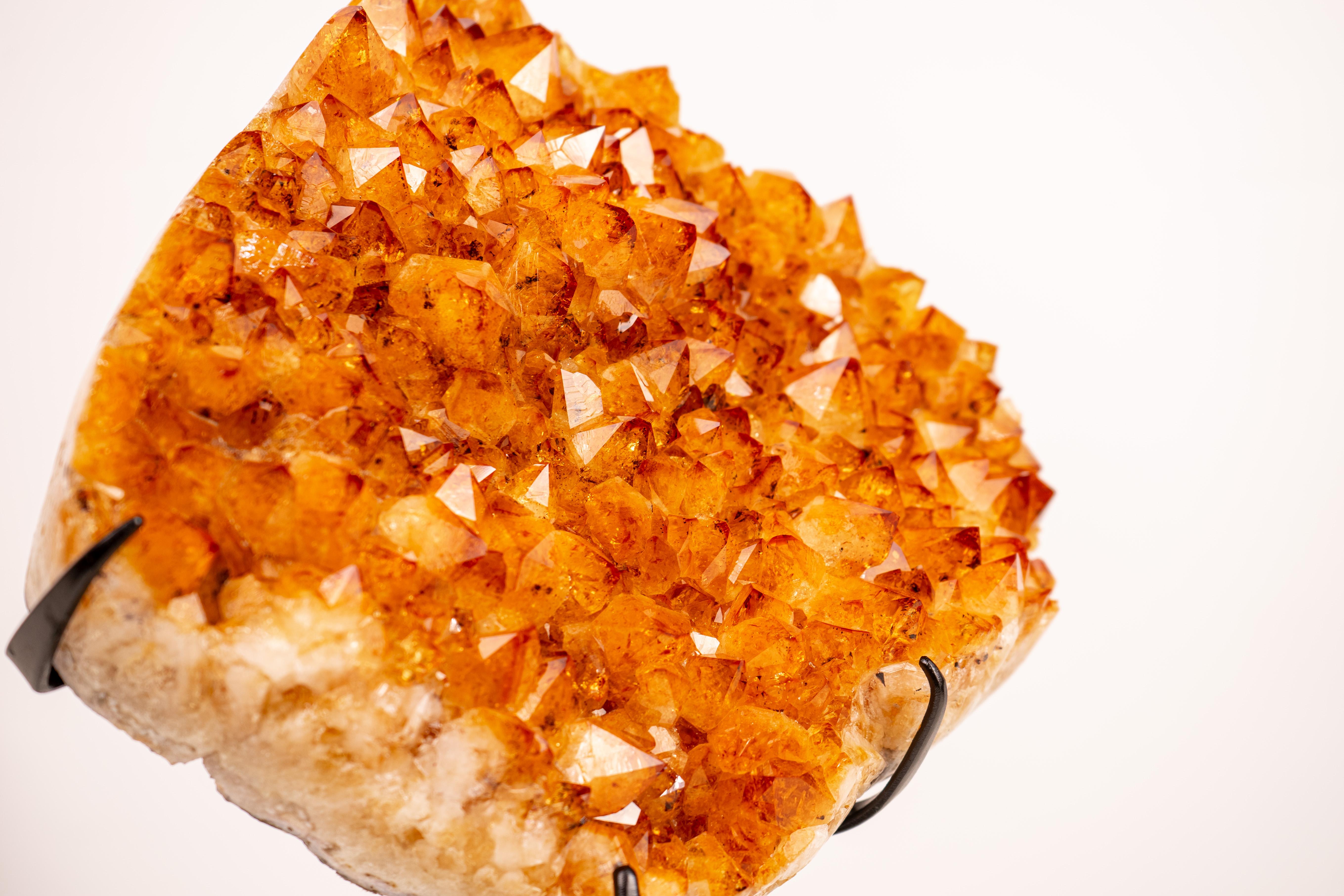 Cluster di Citrino naturale con Druzy arancione di grado AAA su piedistallo in vendita 1