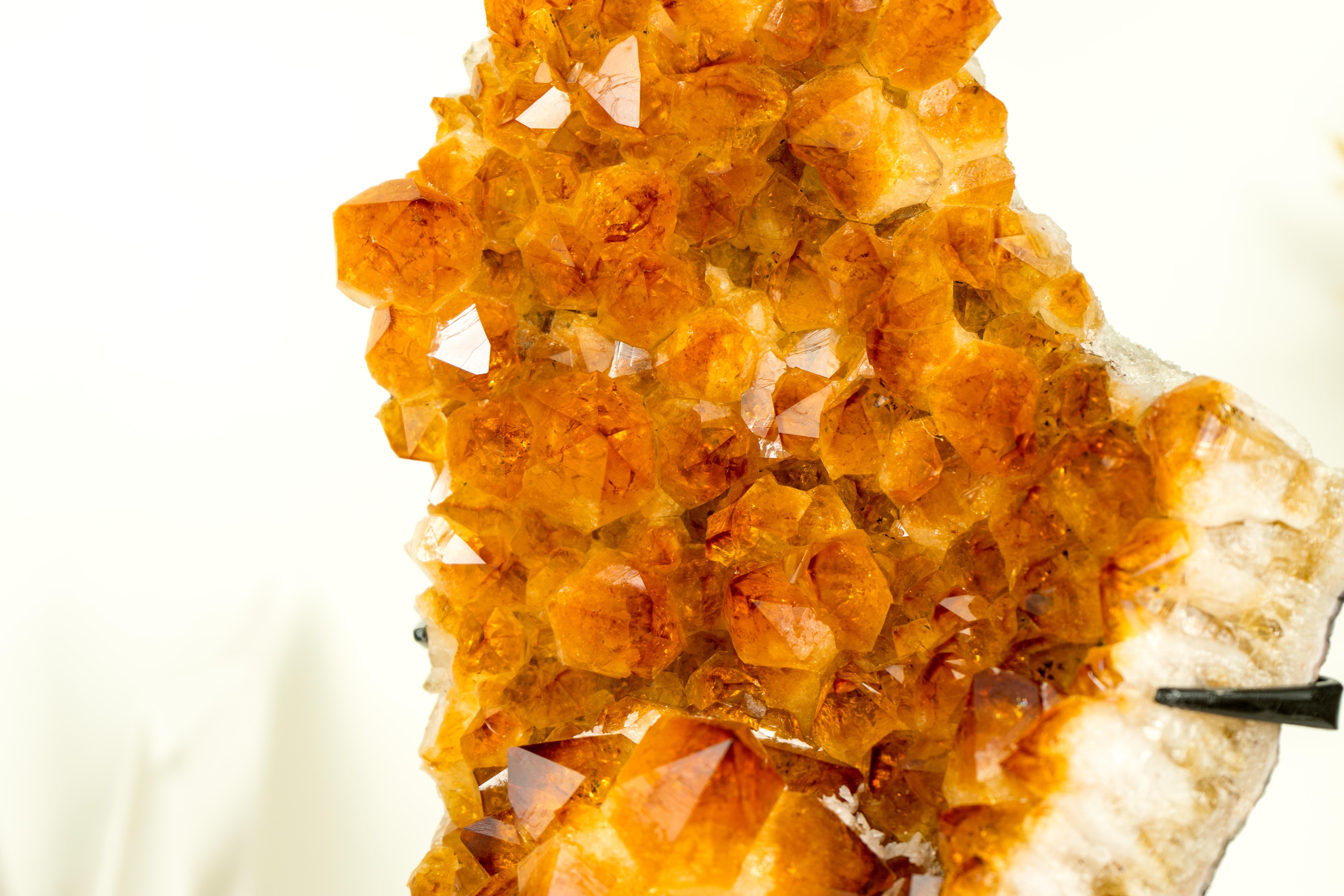 Natürlicher Citrin-Cluster mit Kristallblume, golden-orangefarbene Farbe, natürliches Dekor (Achat) im Angebot