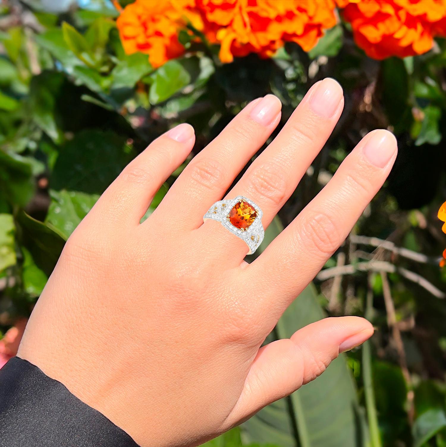 Contemporary Natural Citrine Cocktail Ring With White Topazes 3.70 Carats Total For Sale