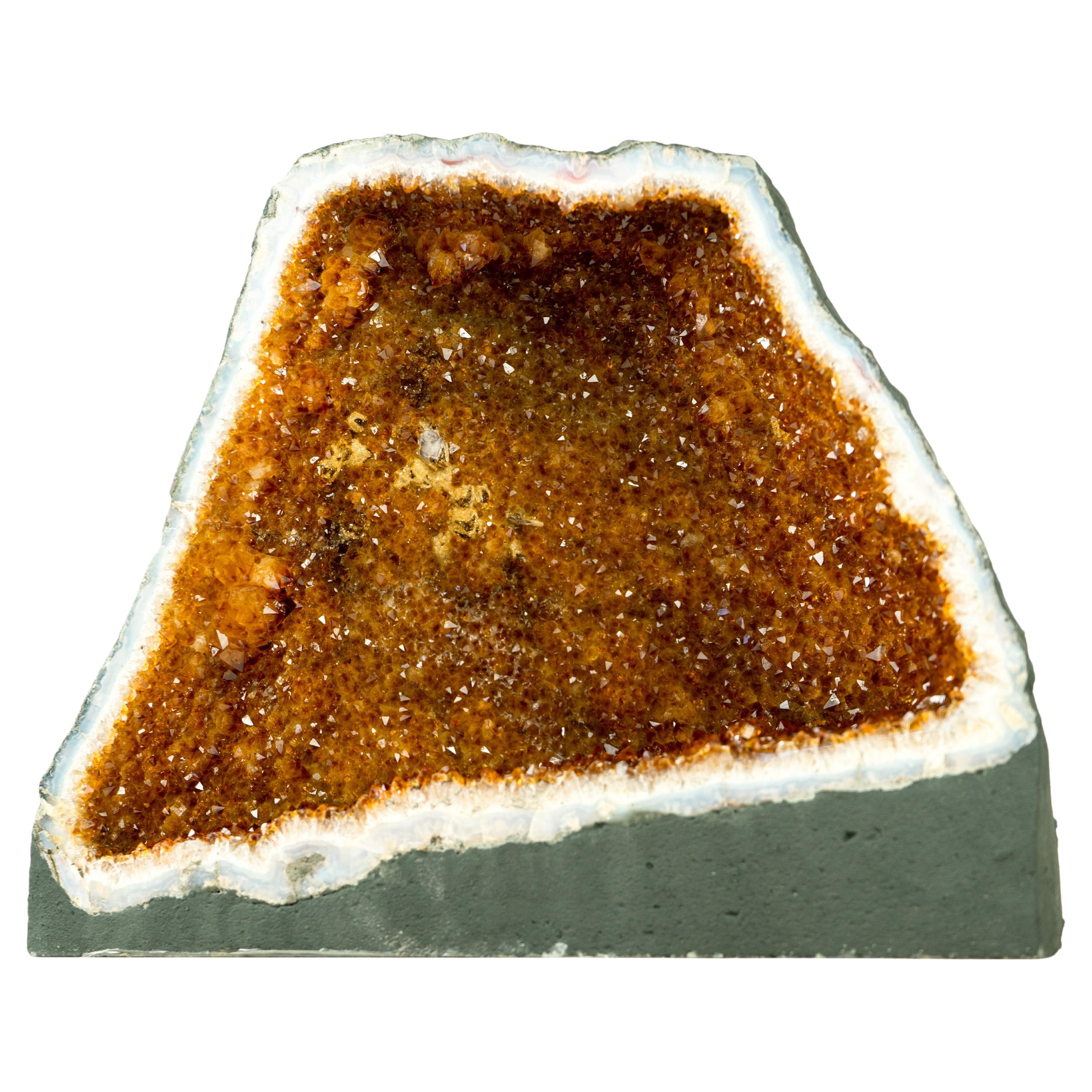 Natürlicher Citrin-Geode-Kave – gesättigte orangefarbene Druzy-Kristalle und Blumenrosetten