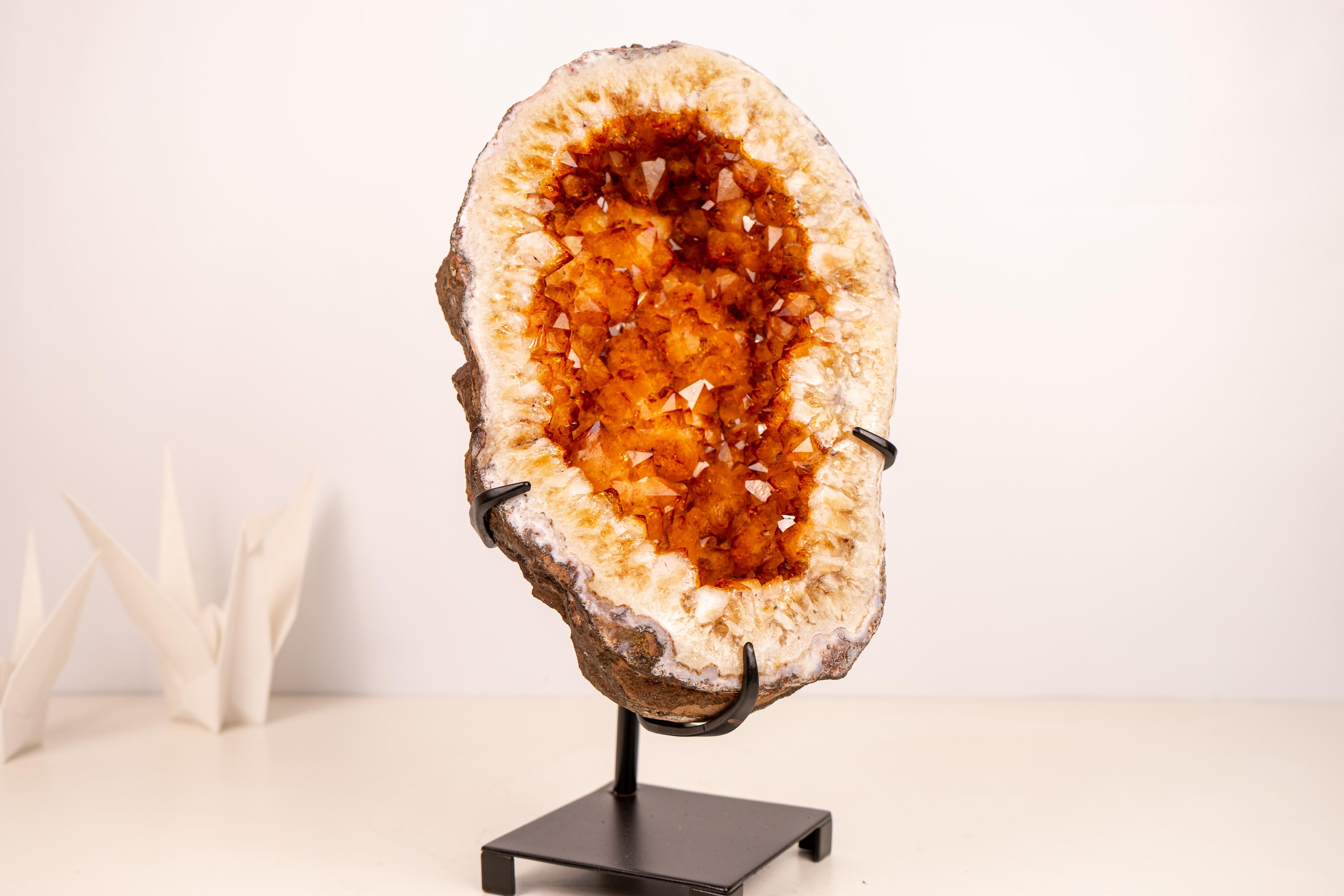 Natürlicher Citrin Geode Höhle mit großen orange Punkte, Tisch & Regal Dekoration im Angebot 11