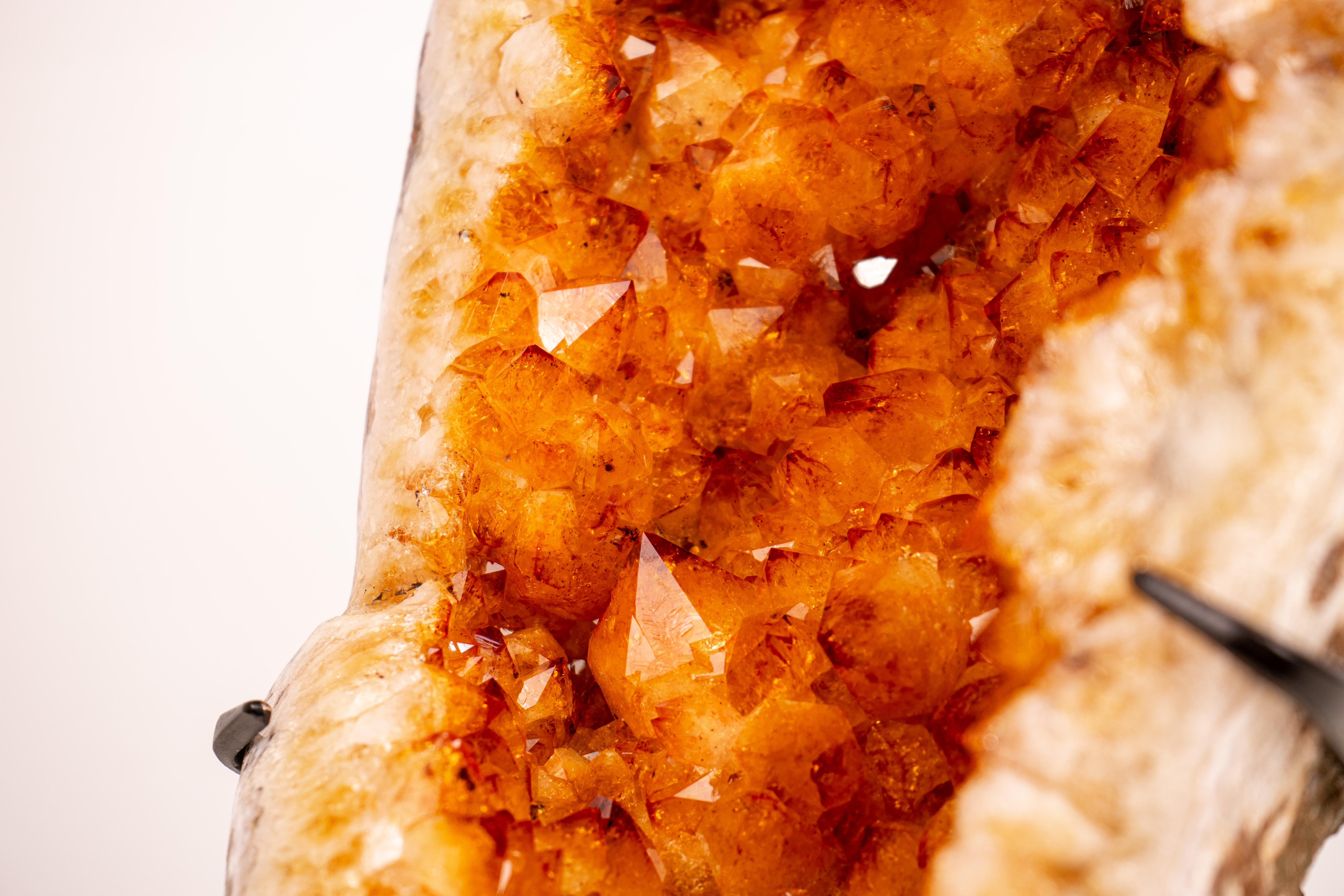 Natürlicher Citrin Geode Höhle mit großen orange Punkte, Tisch & Regal Dekoration im Angebot 1