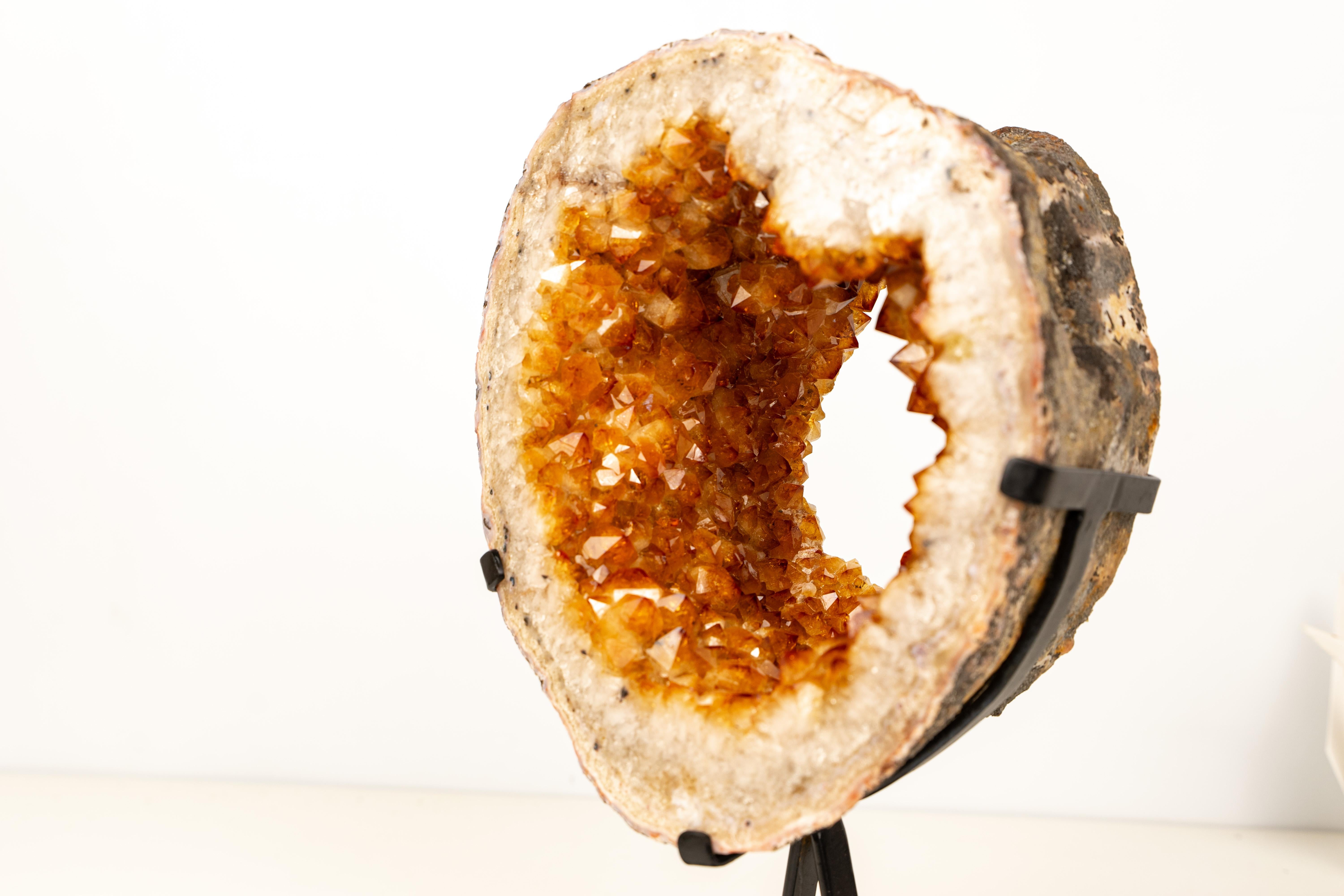 Natural Citrine Geode Portal Slice with Flower Stalactites In condizioni Nuovo in vendita a Ametista Do Sul, BR